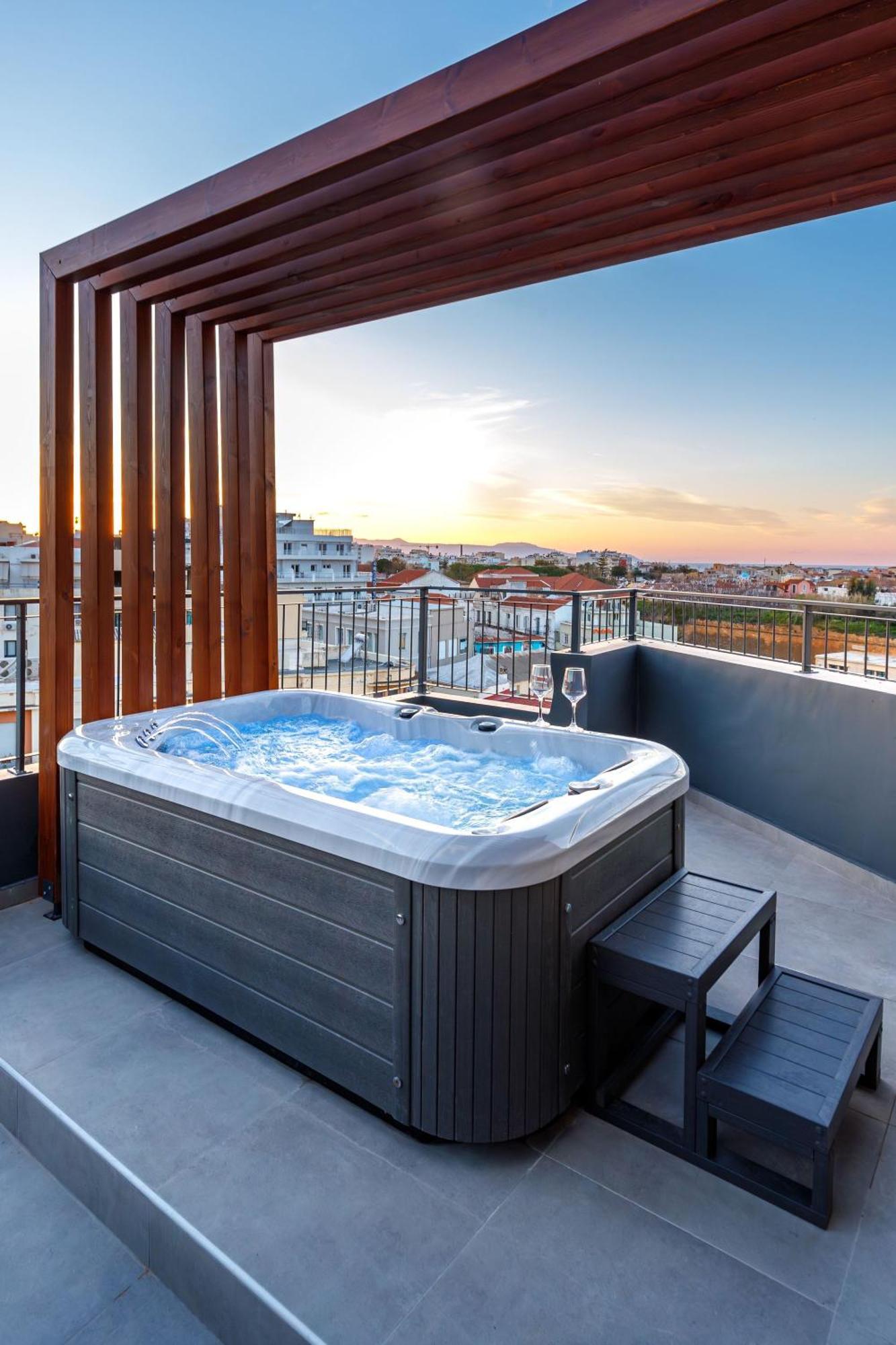 Anele Luxury - Roof Jacuzzi Apartamento Chrissi Akti Chania