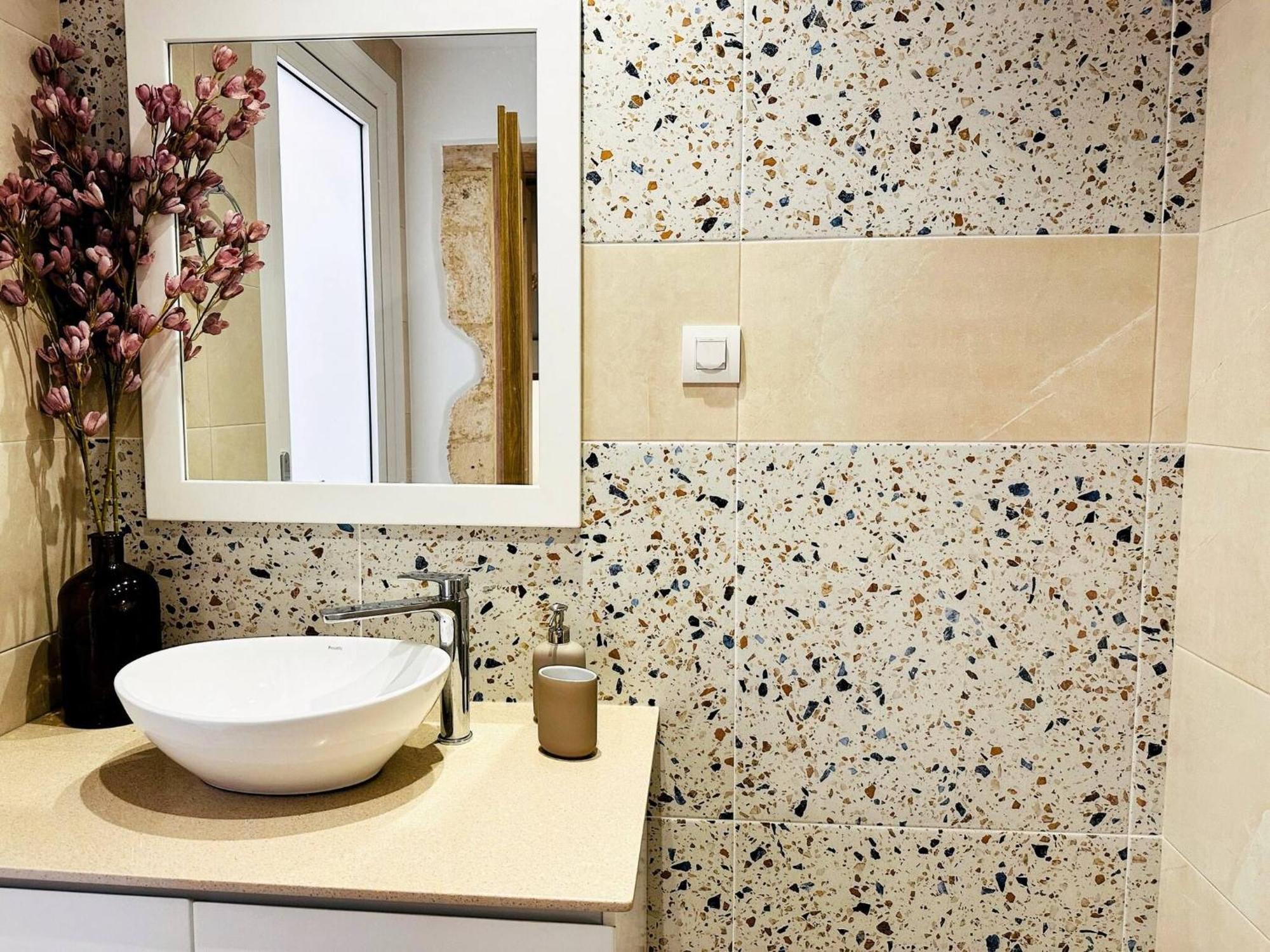 Roussos Place - Next To Splantzia Square - 2bd 2ba Chania (Crete)