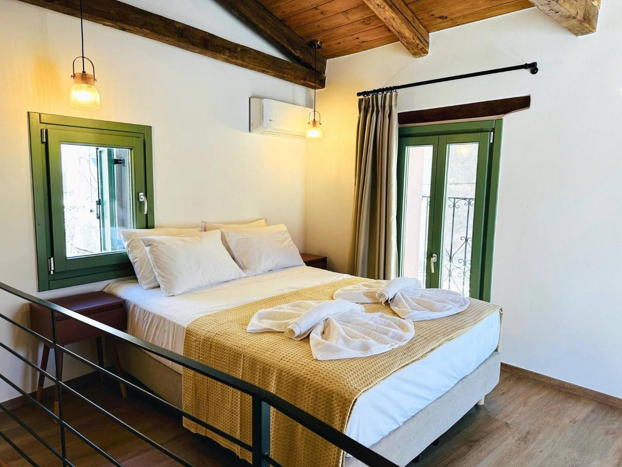 Holiday home Roussos Place - Next To Splantzia Square - 2bd 2ba