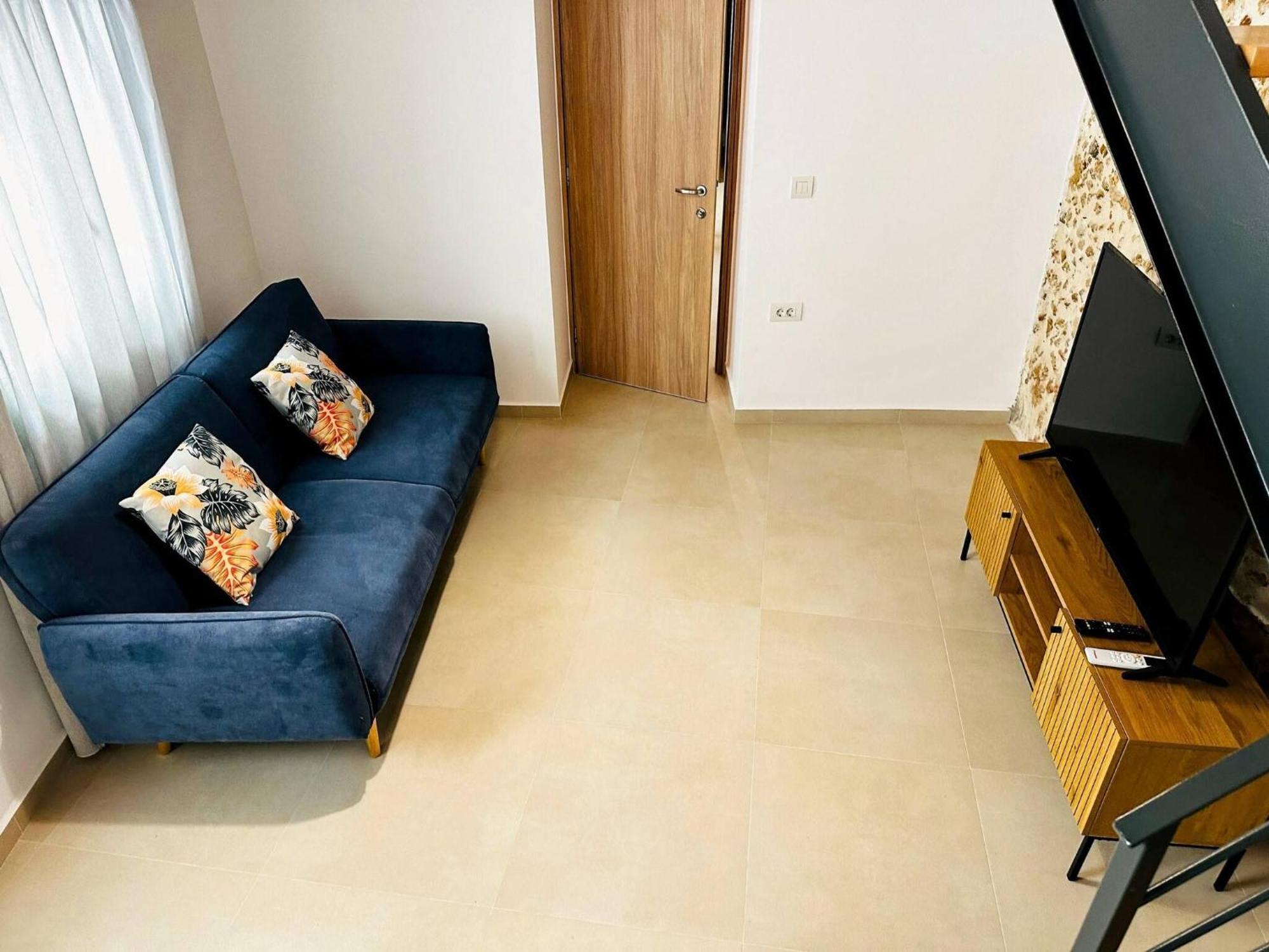 Roussos Place - Next To Splantzia Square - 2bd 2ba Casa de férias Chrissi Akti Chania