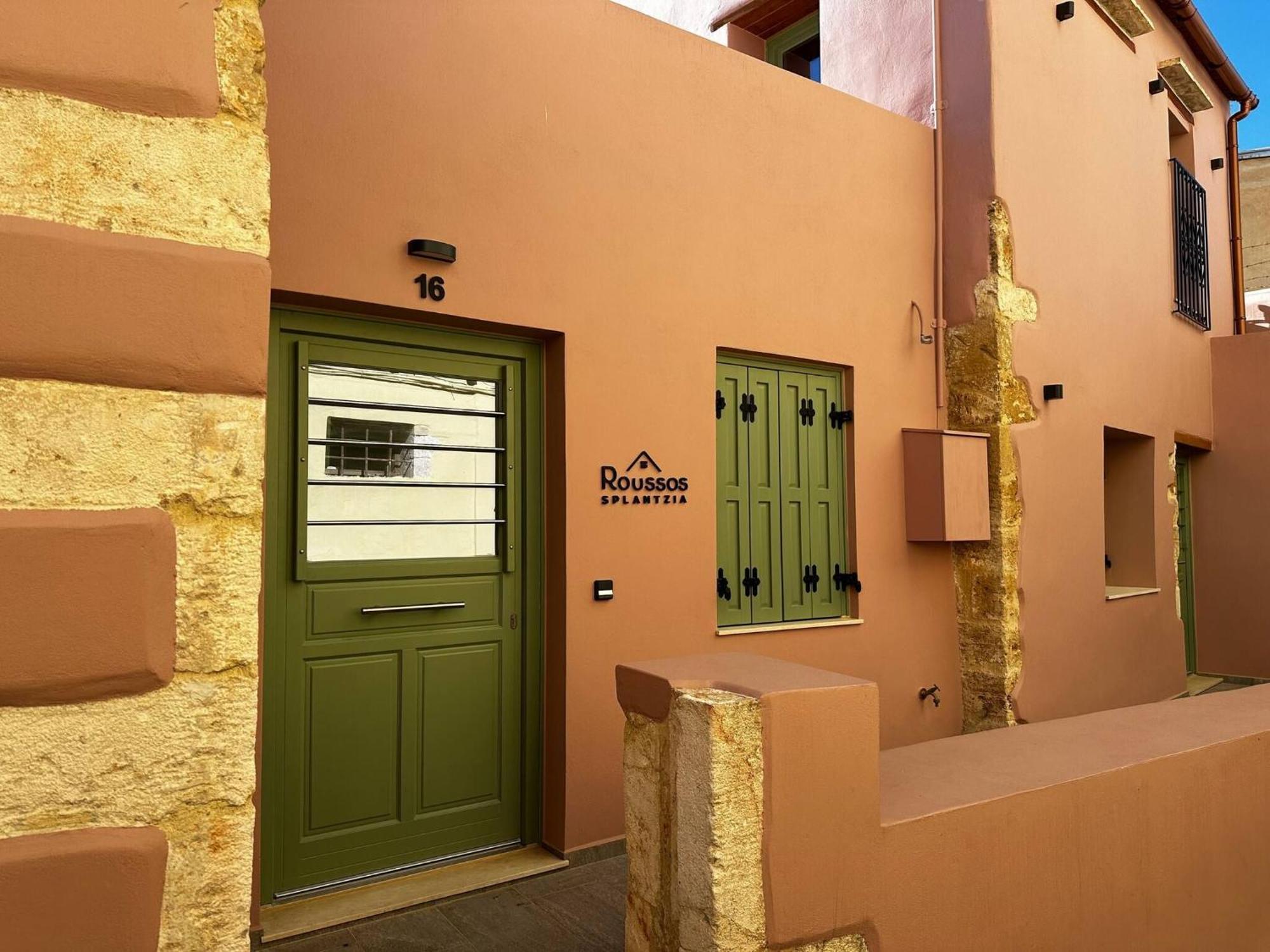 Roussos Place - Next To Splantzia Square - 2bd 2ba Chania (Crete)