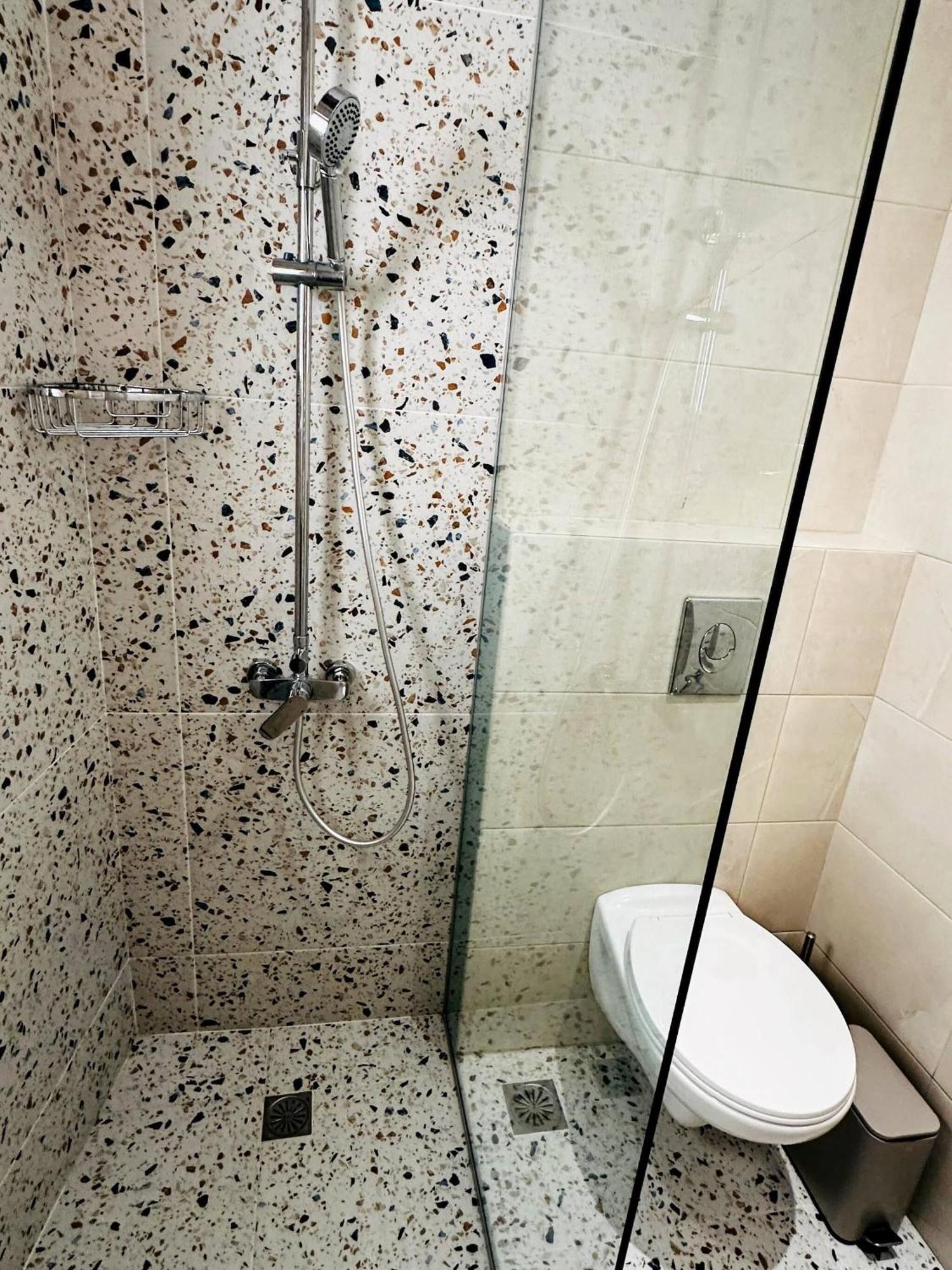 Roussos Place - Next To Splantzia Square - 2bd 2ba Holiday home