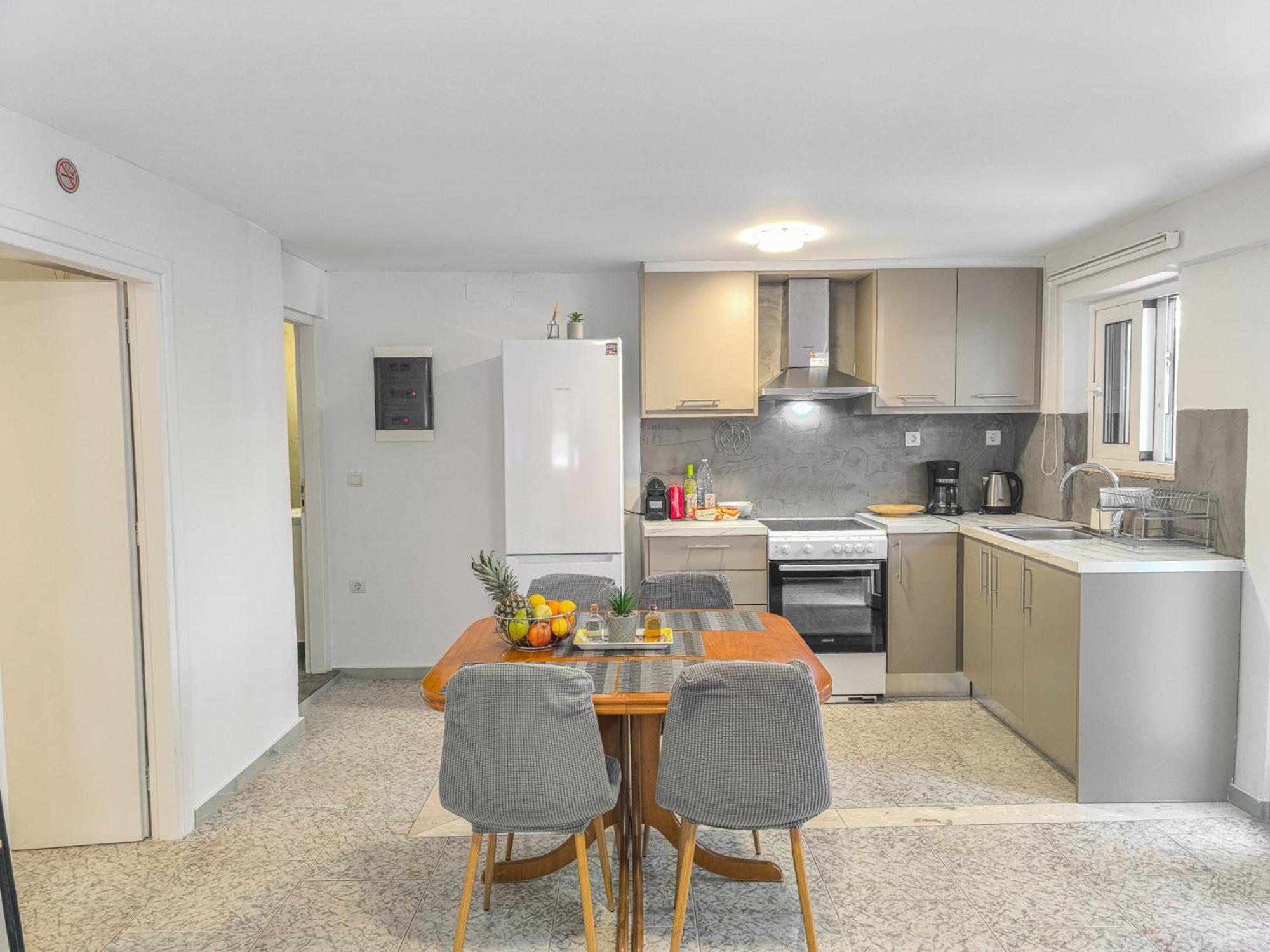 Apartment Comfy Flat With Large Terrace, Fiber Internet And Private Parking *