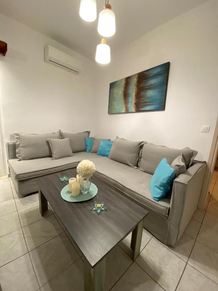 Voula's Place Apartment *