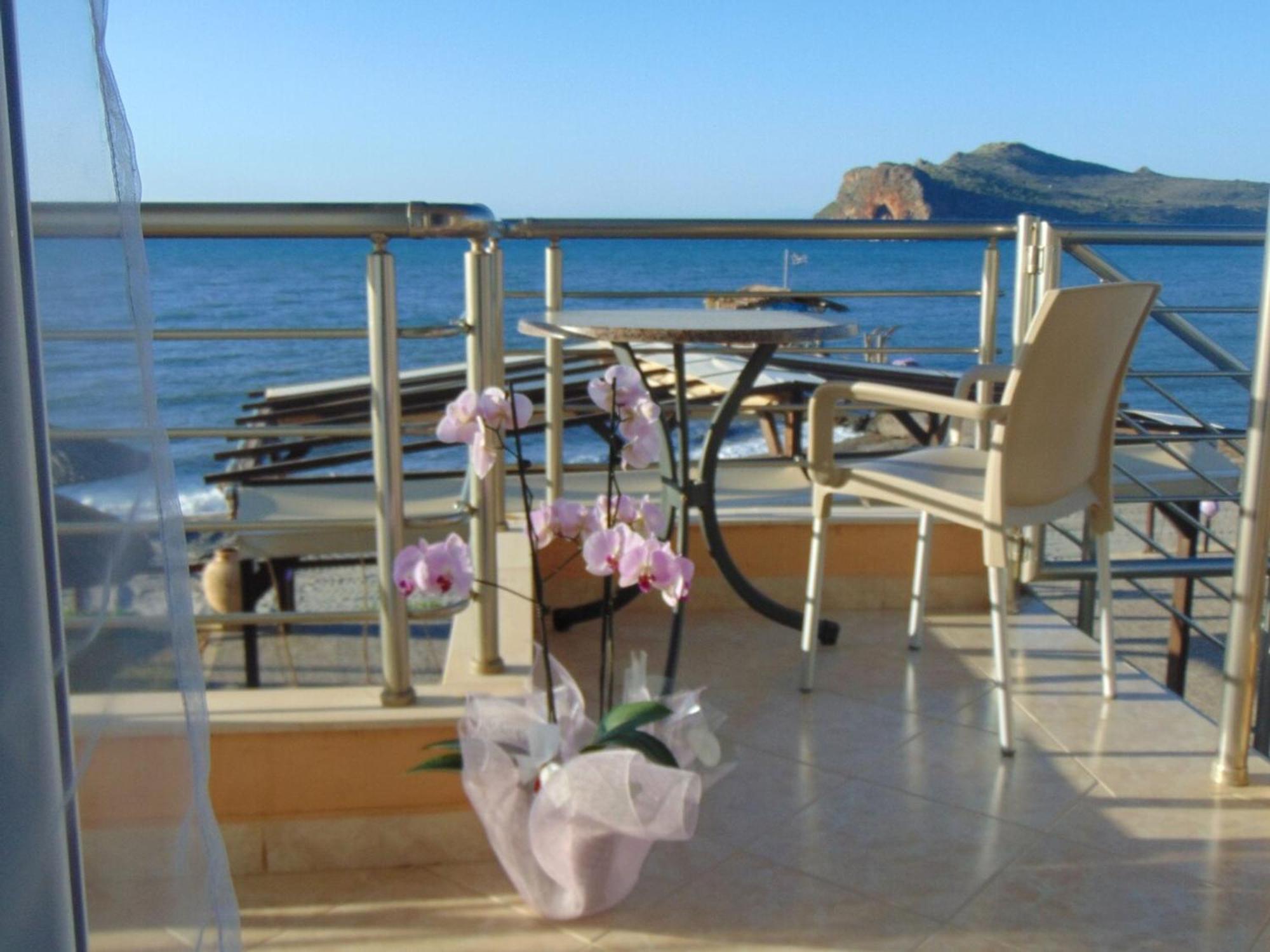 Comfy Beachfront Litinas Casa With Seaview *