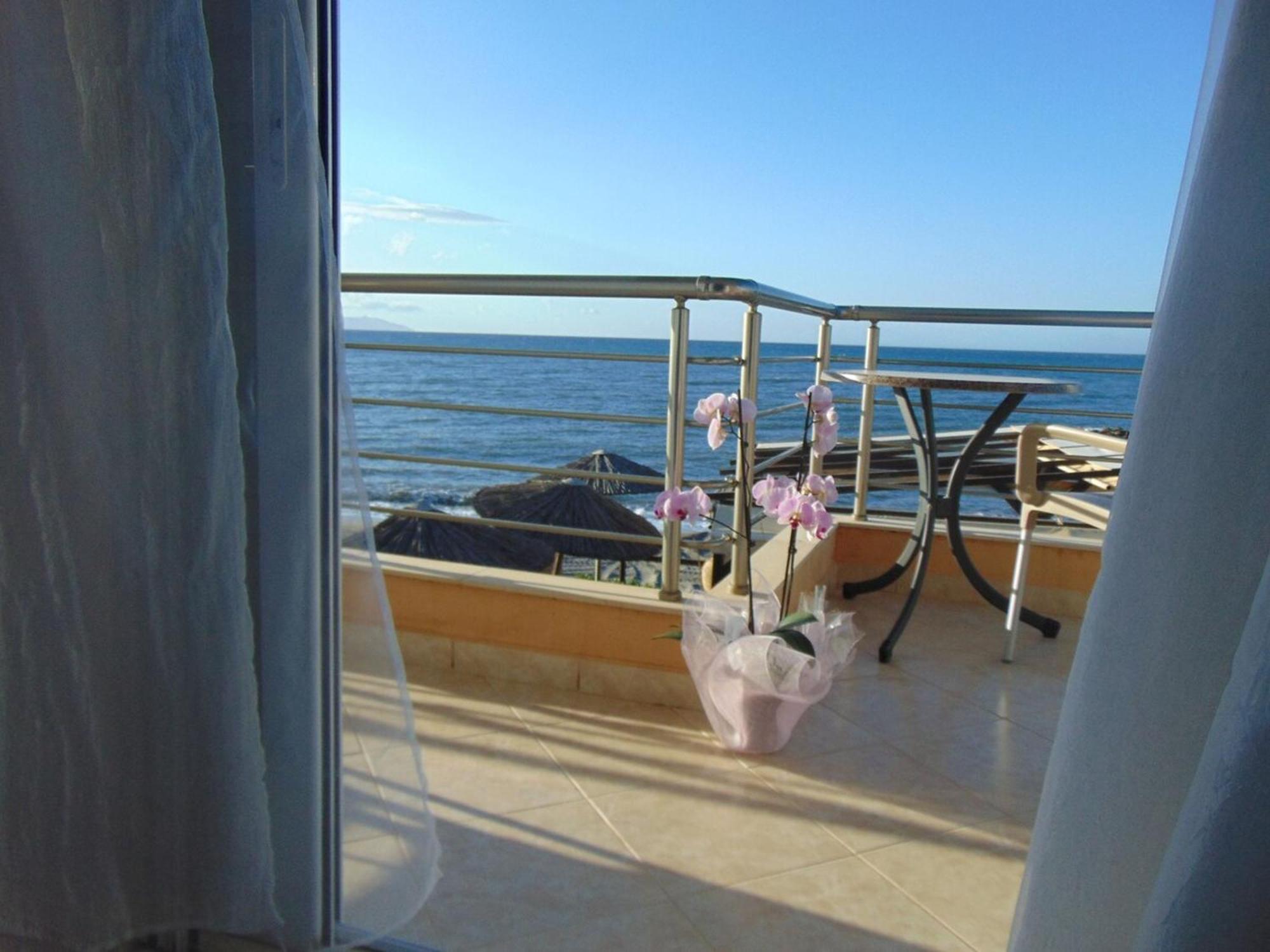 Apartment Comfy Beachfront Litinas Casa With Seaview Chania (Crete)