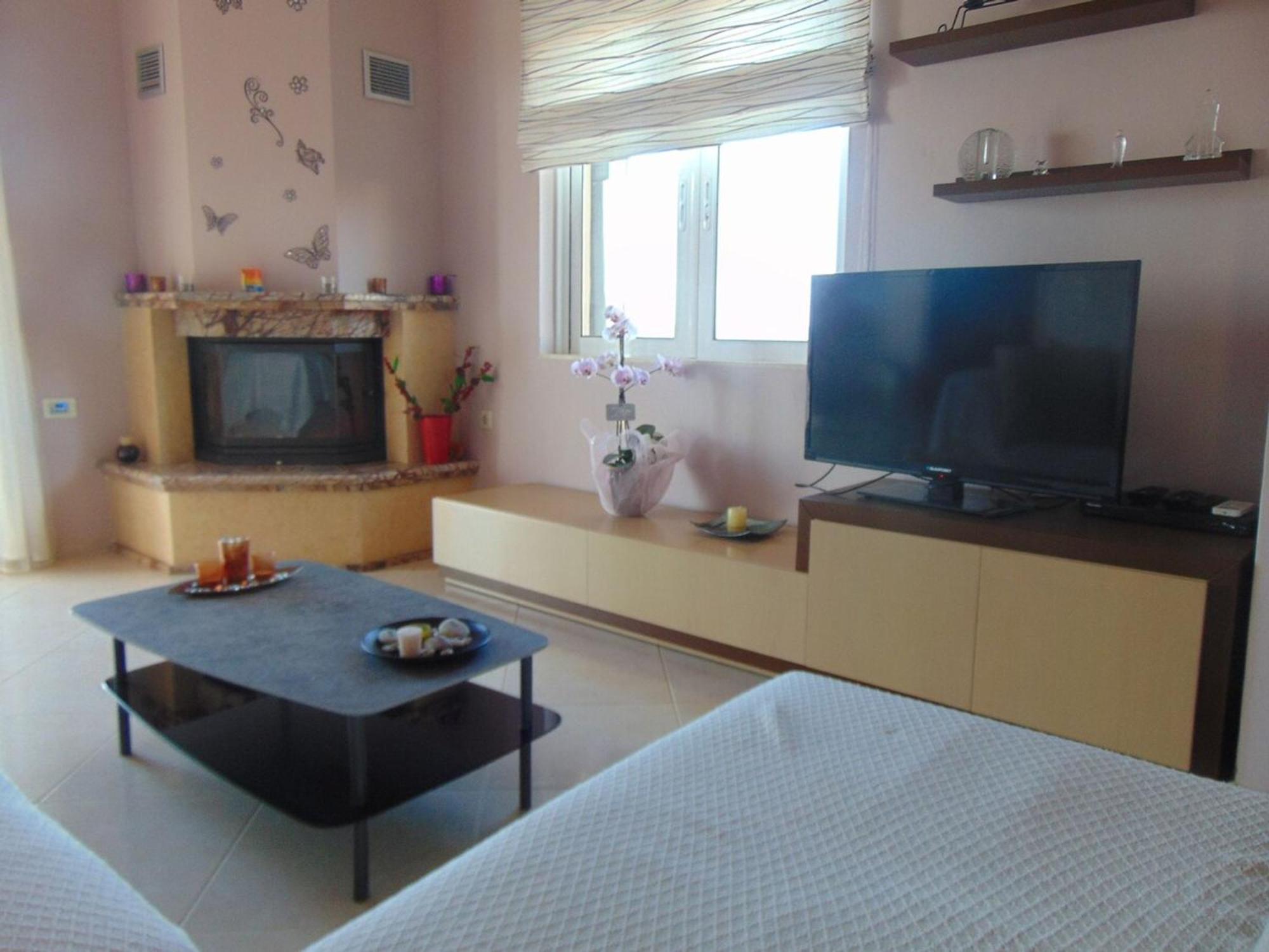 Comfy Beachfront Litinas Casa With Seaview Apartment