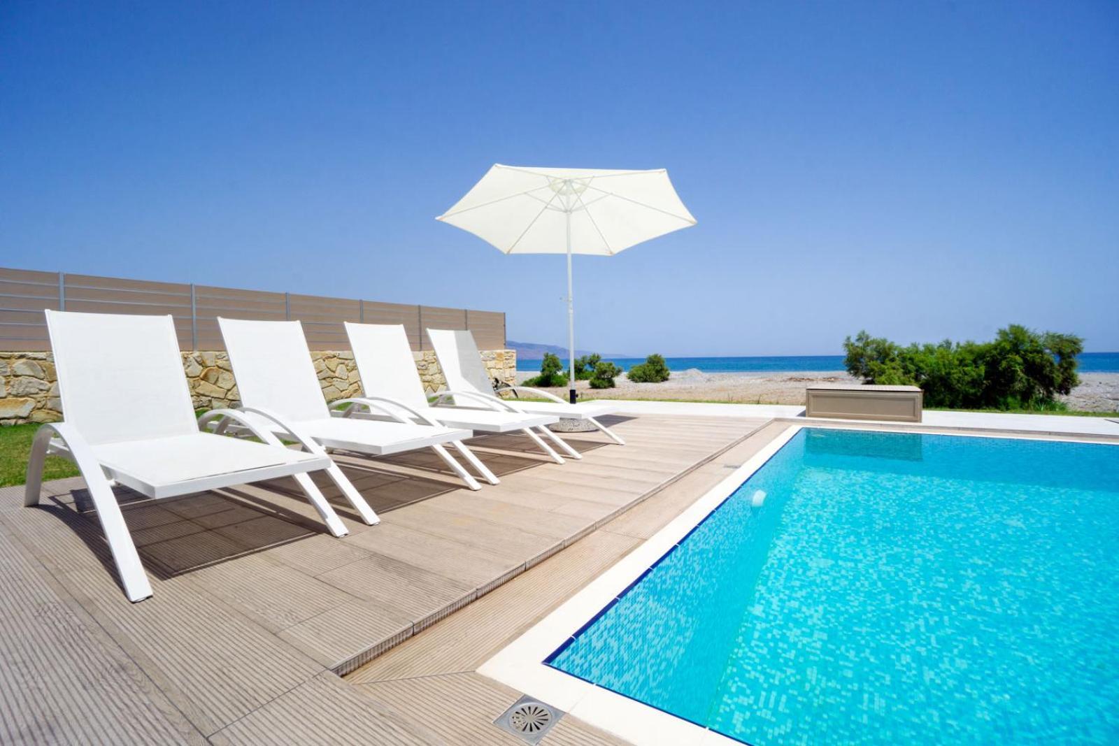 Villa Beach Villas *