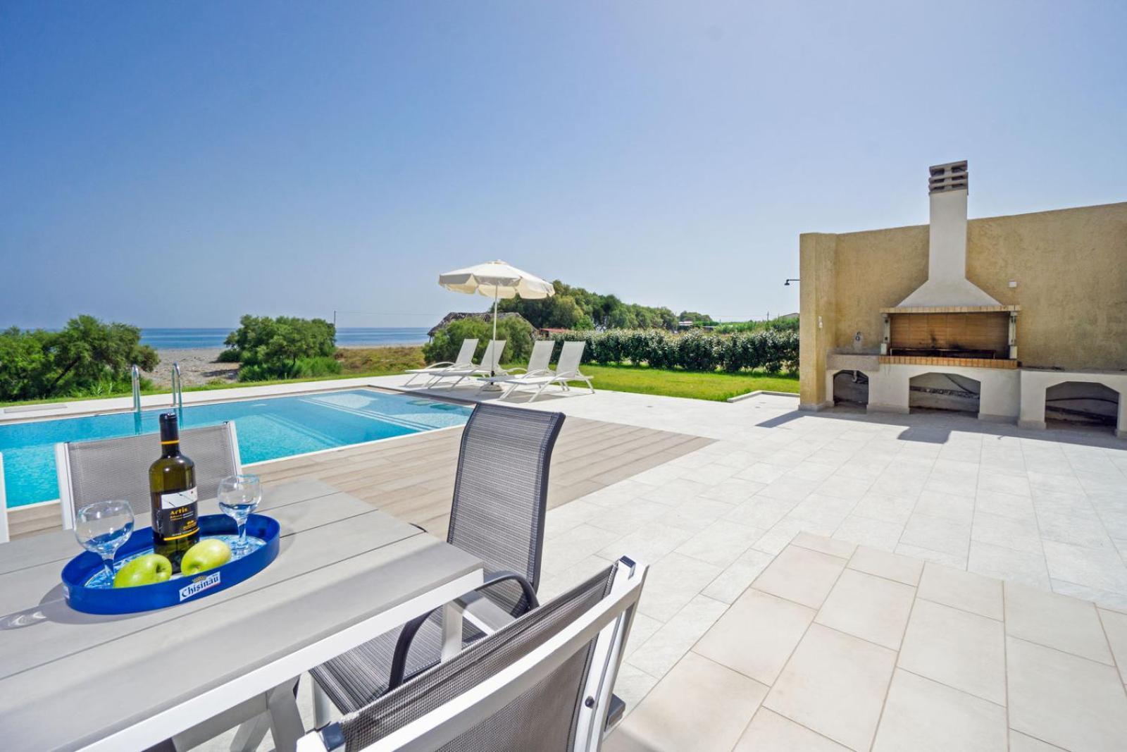 Villa Beach Villas *