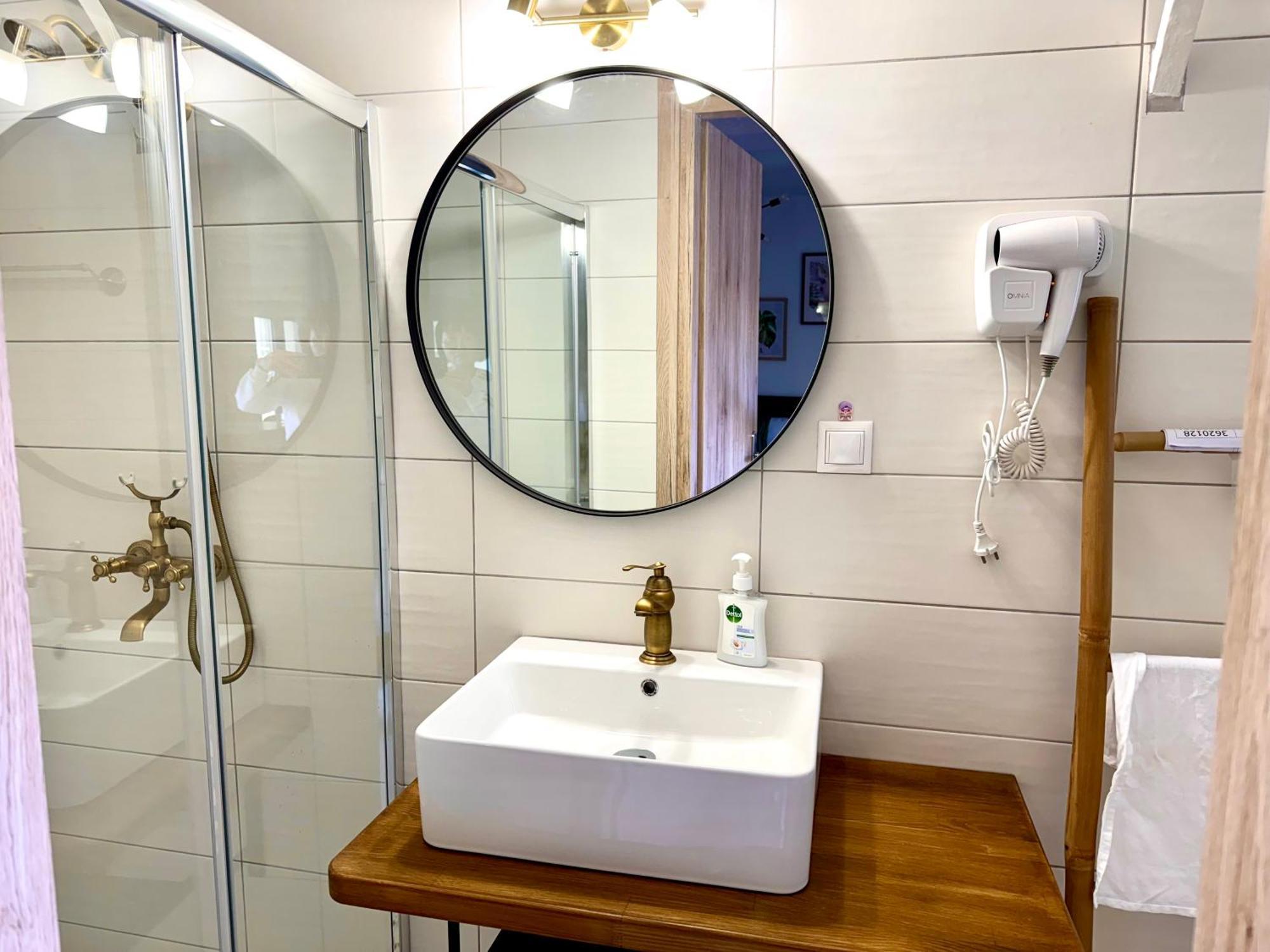 Retro By The Sea Apartment *