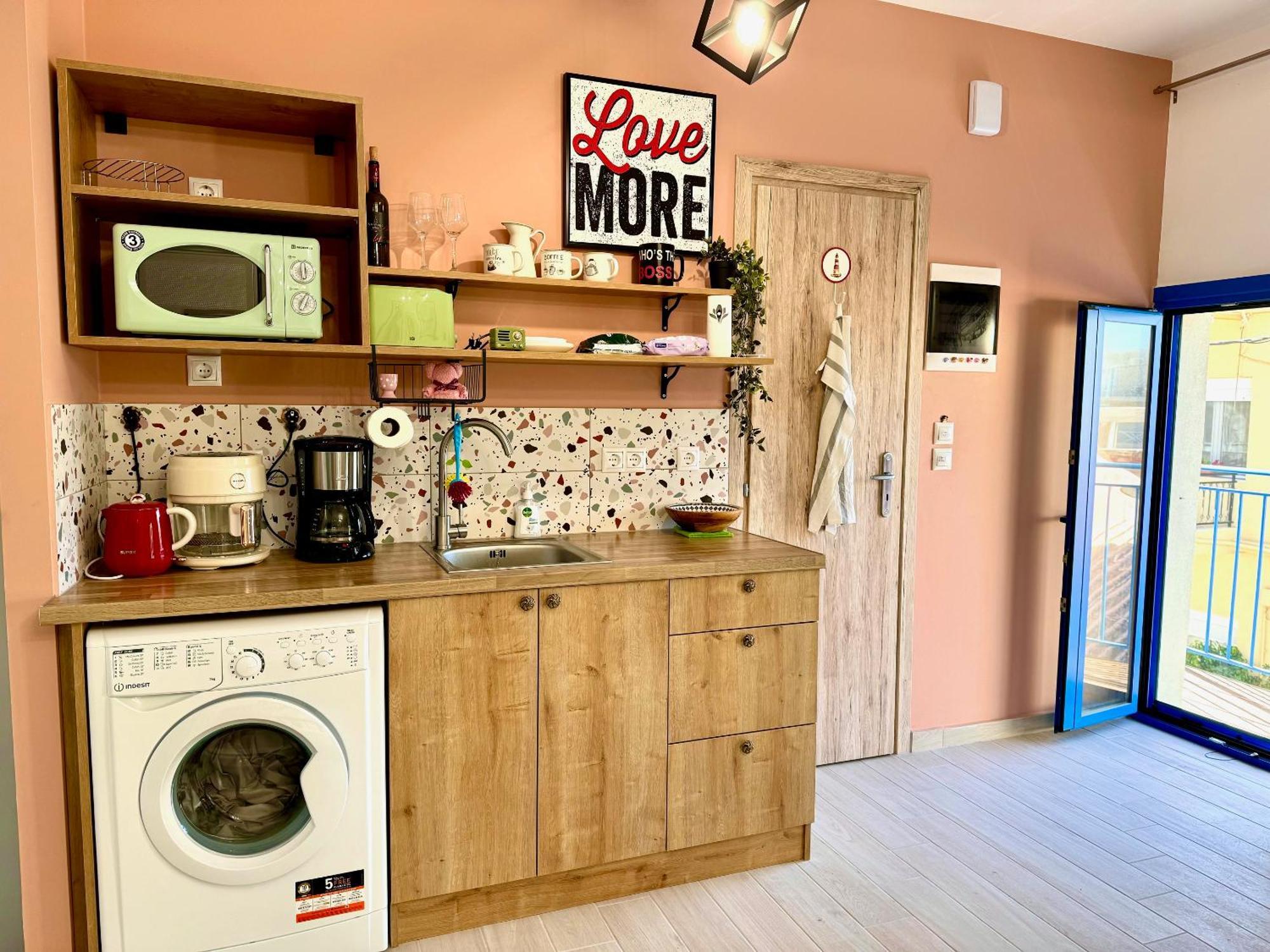 Retro By The Sea Apartment
