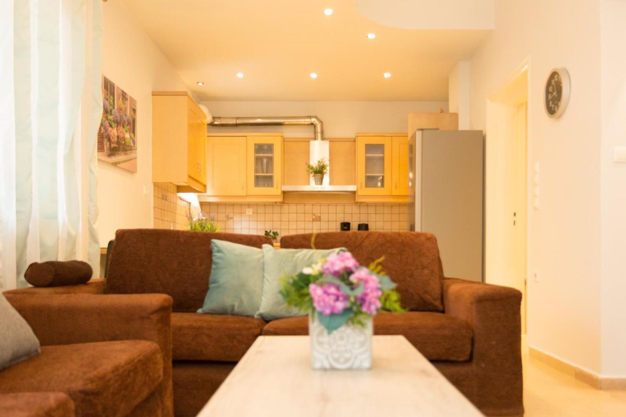 Eleni Apartment *