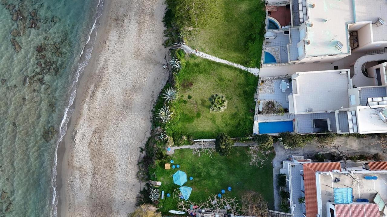 The Seaside Villa