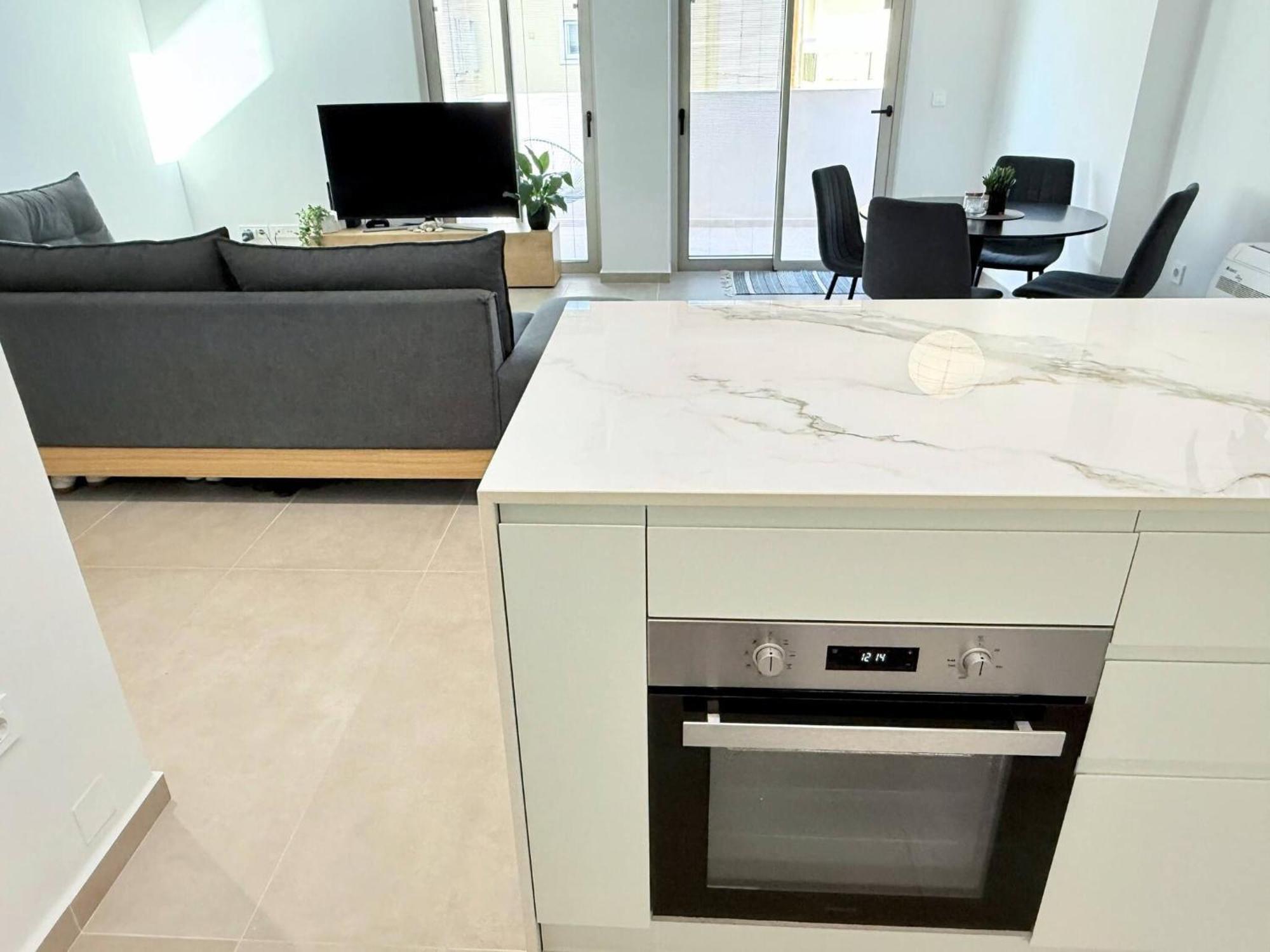 Apartamento Azure Loft - 3min Walk To Beach, 10min To Old Town