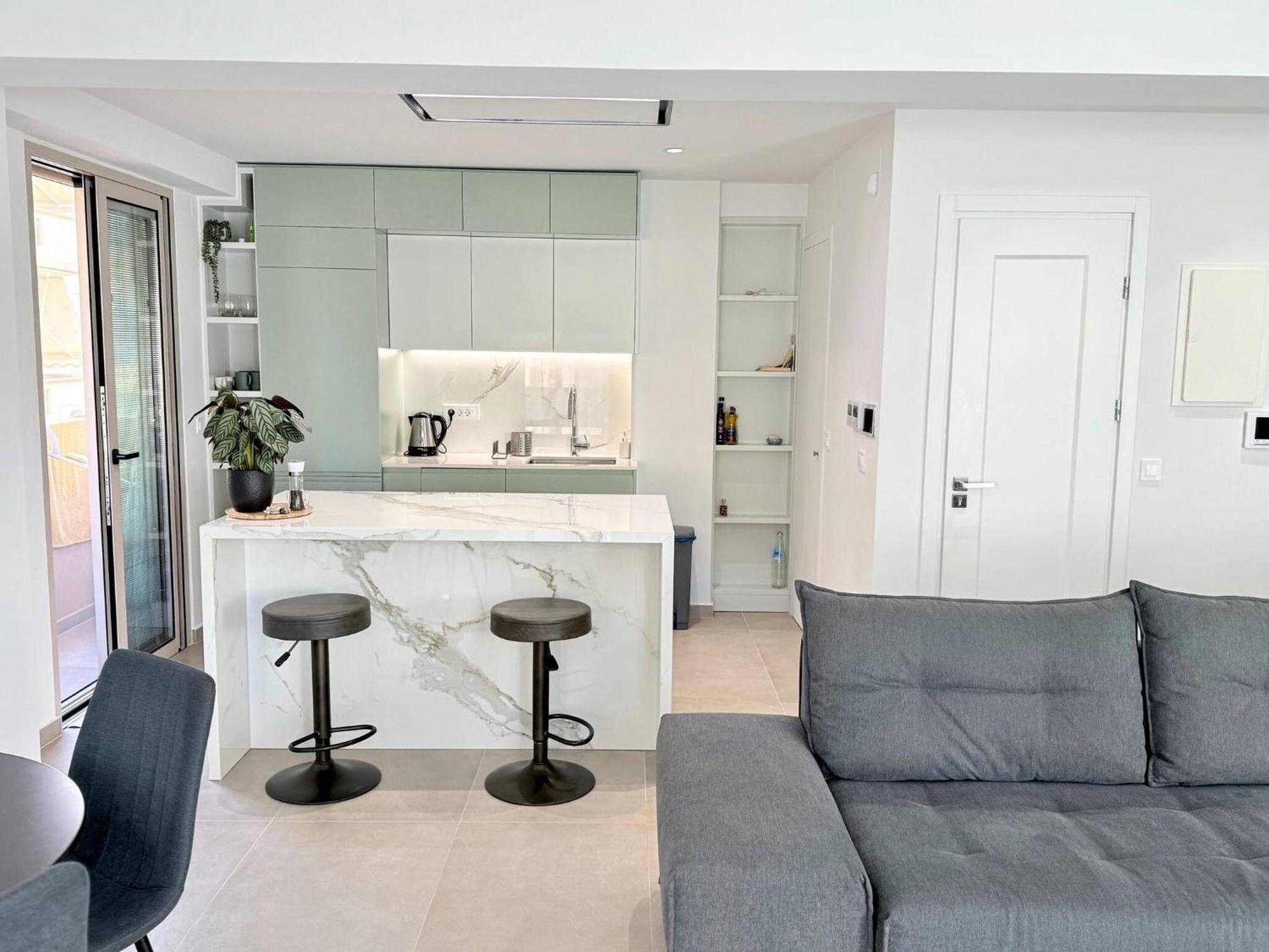 Apartamento Azure Loft - 3min Walk To Beach, 10min To Old Town Chrissi Akti Chania