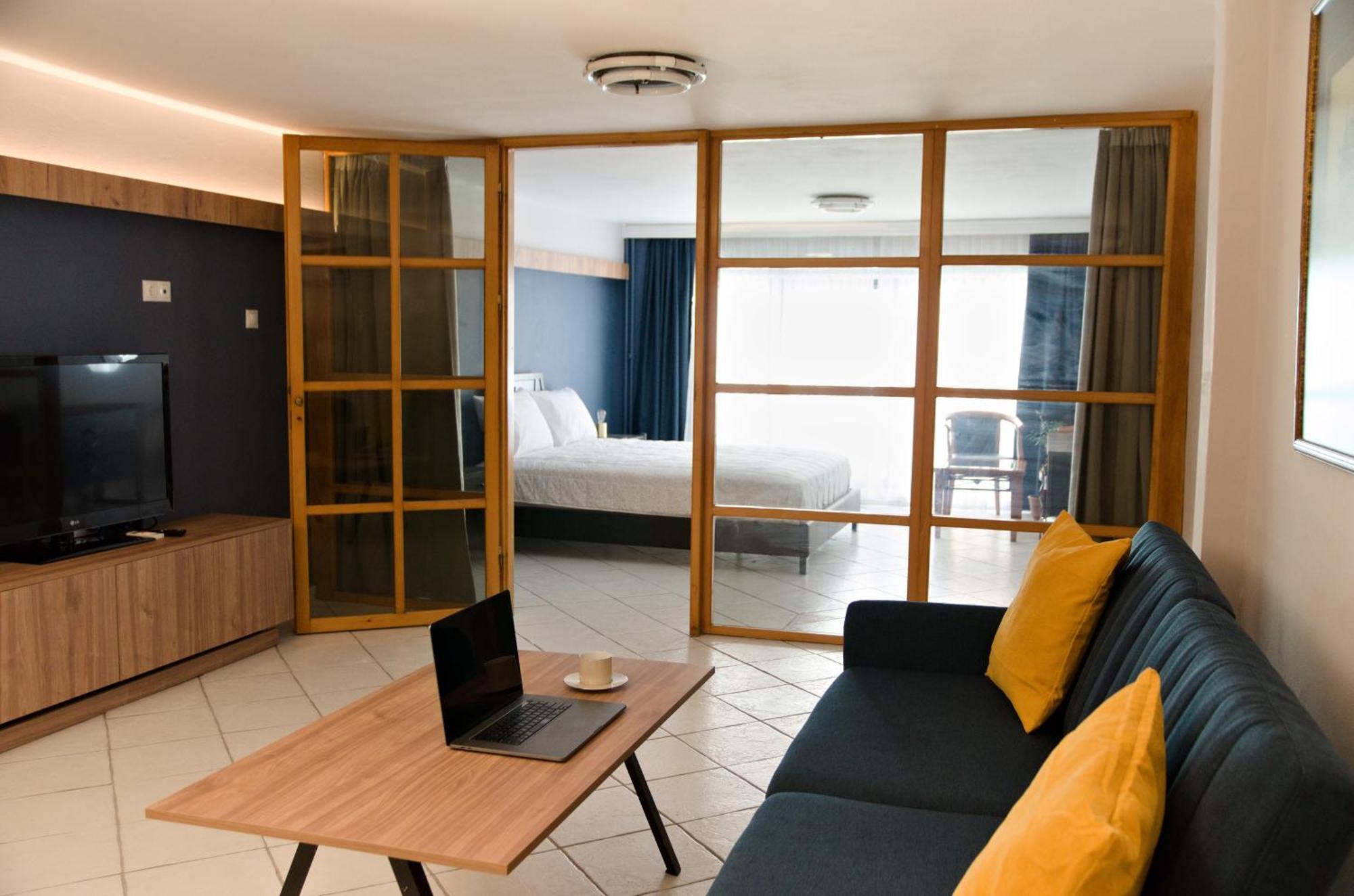 Roptron Center * Chania (Crete)