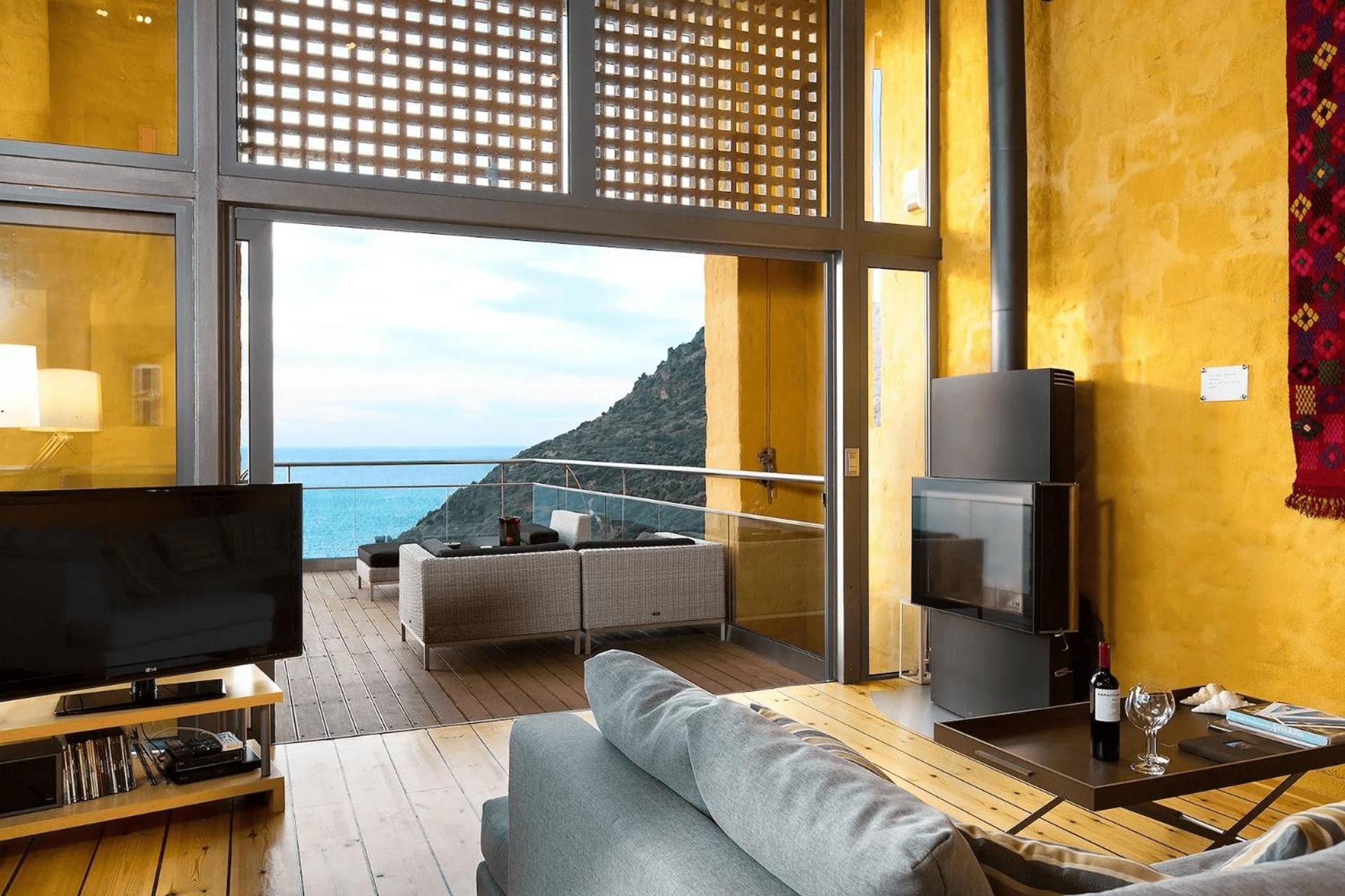Beachfront Ravdoucha Epavlis Eleni - Pool, Hot Tub, Gym, Sauna, Private Parking, Wifi Villa