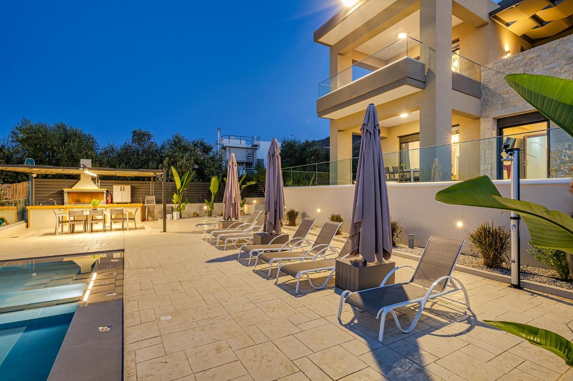 Chris With Private Ecologic Pool And Kid's Playground! Apartment Chania (Crete)