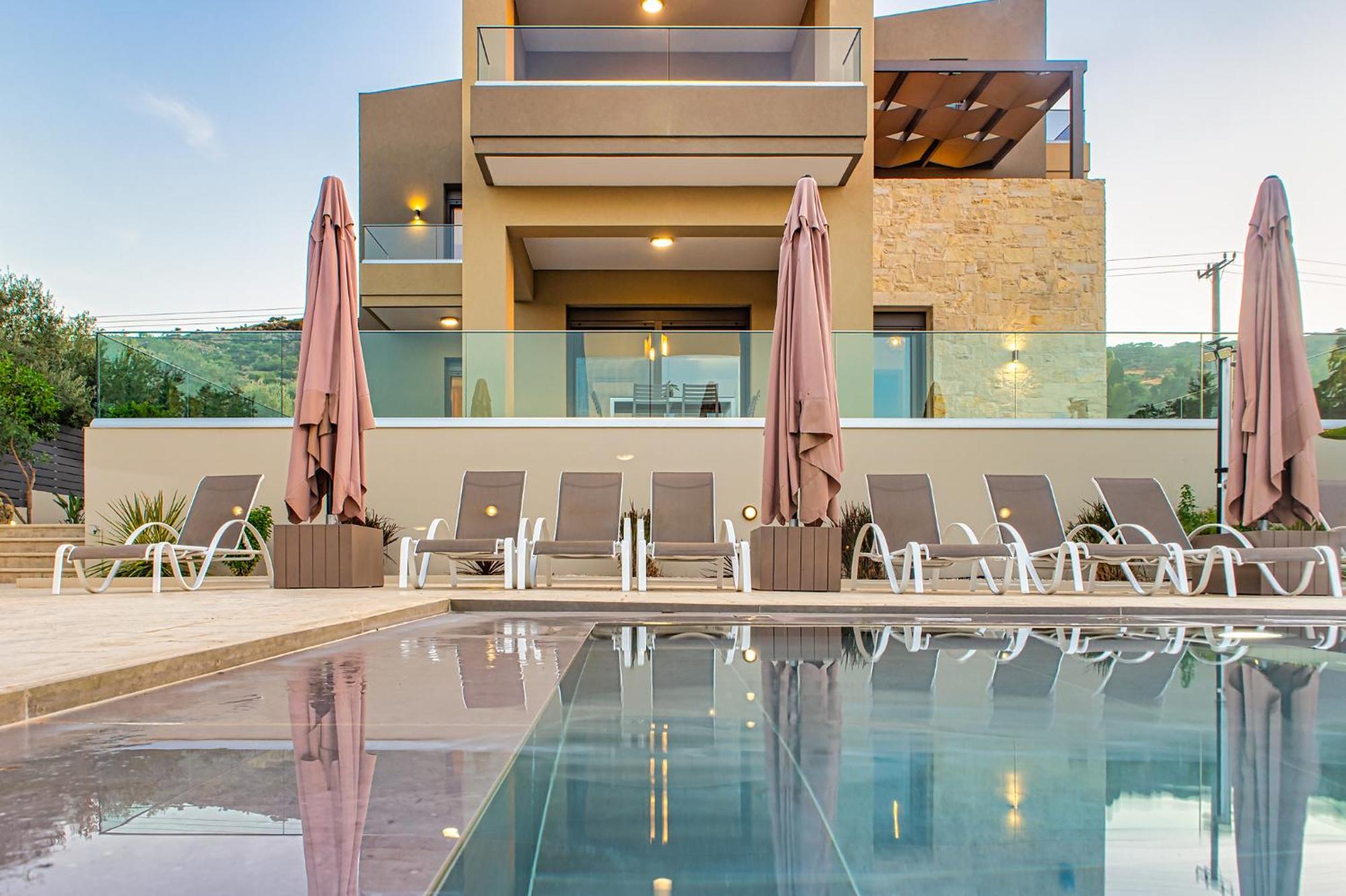 Chris With Private Ecologic Pool And Kid's Playground! *