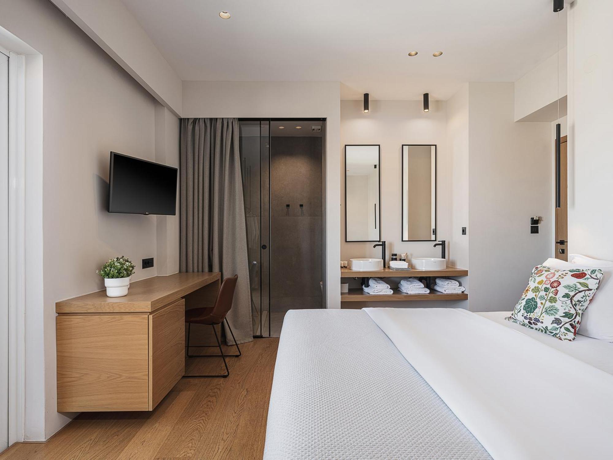 Theofilos Hotel *
