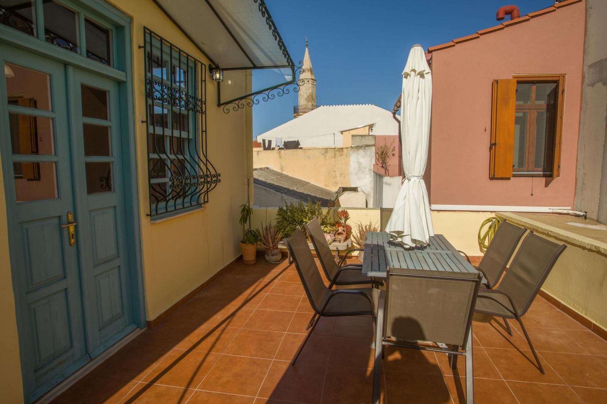 With Terrace In Heart Of Old Town Of Chania *