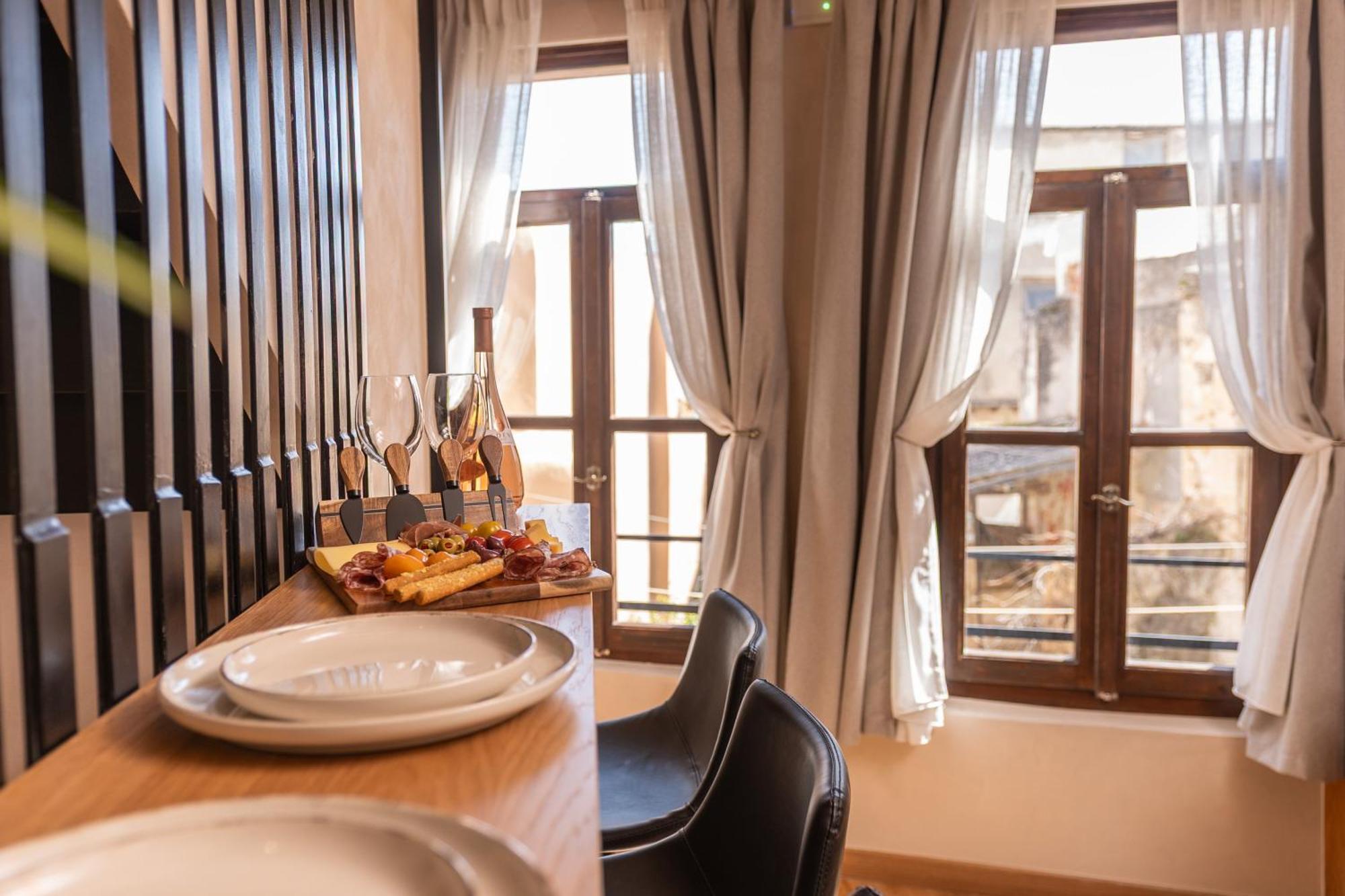 Mimosa Veneziano - Sauna - Old Town Chania Apartment *