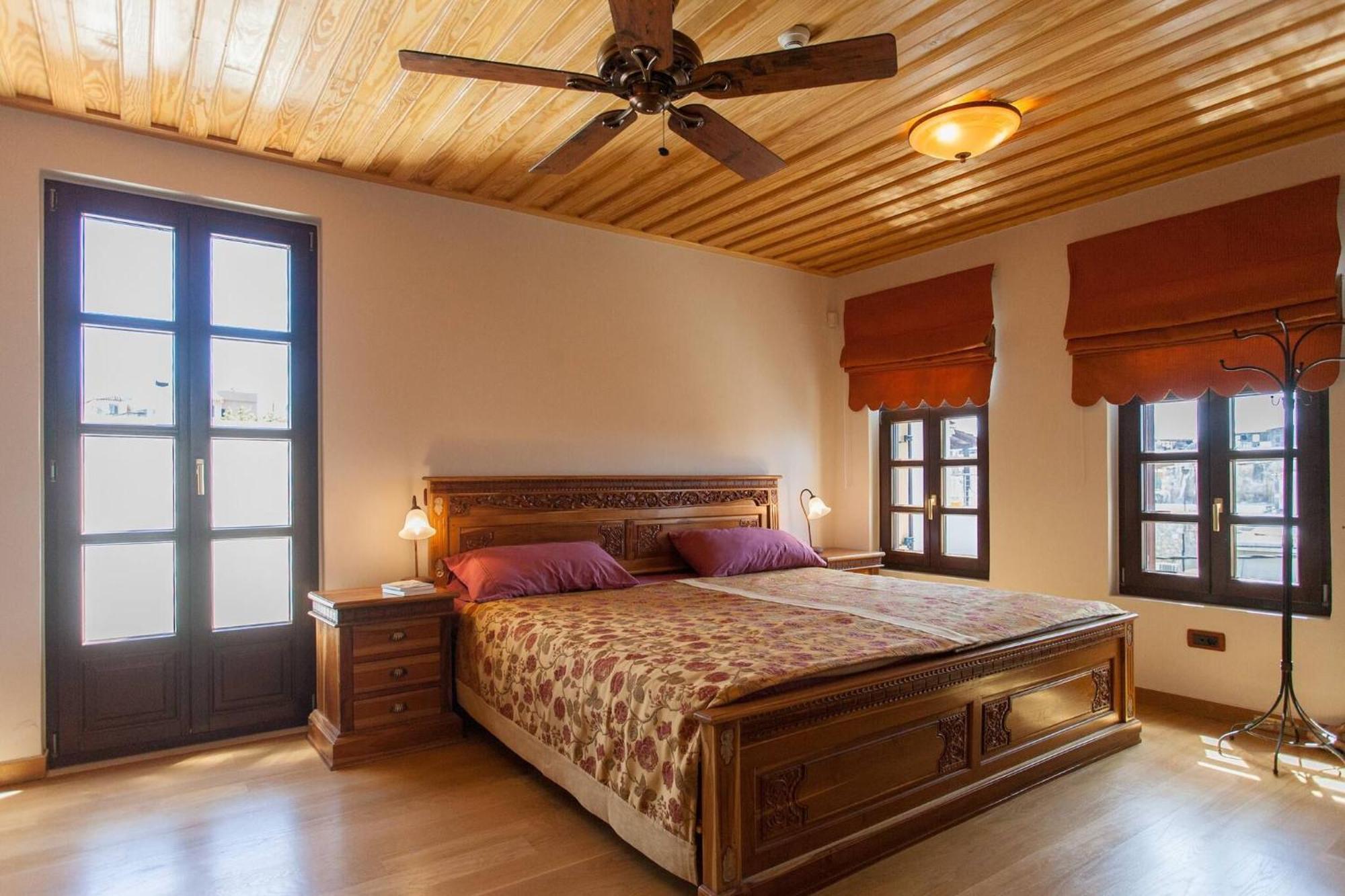 Luxurious Venetian 3 Floor House In The Old Port *