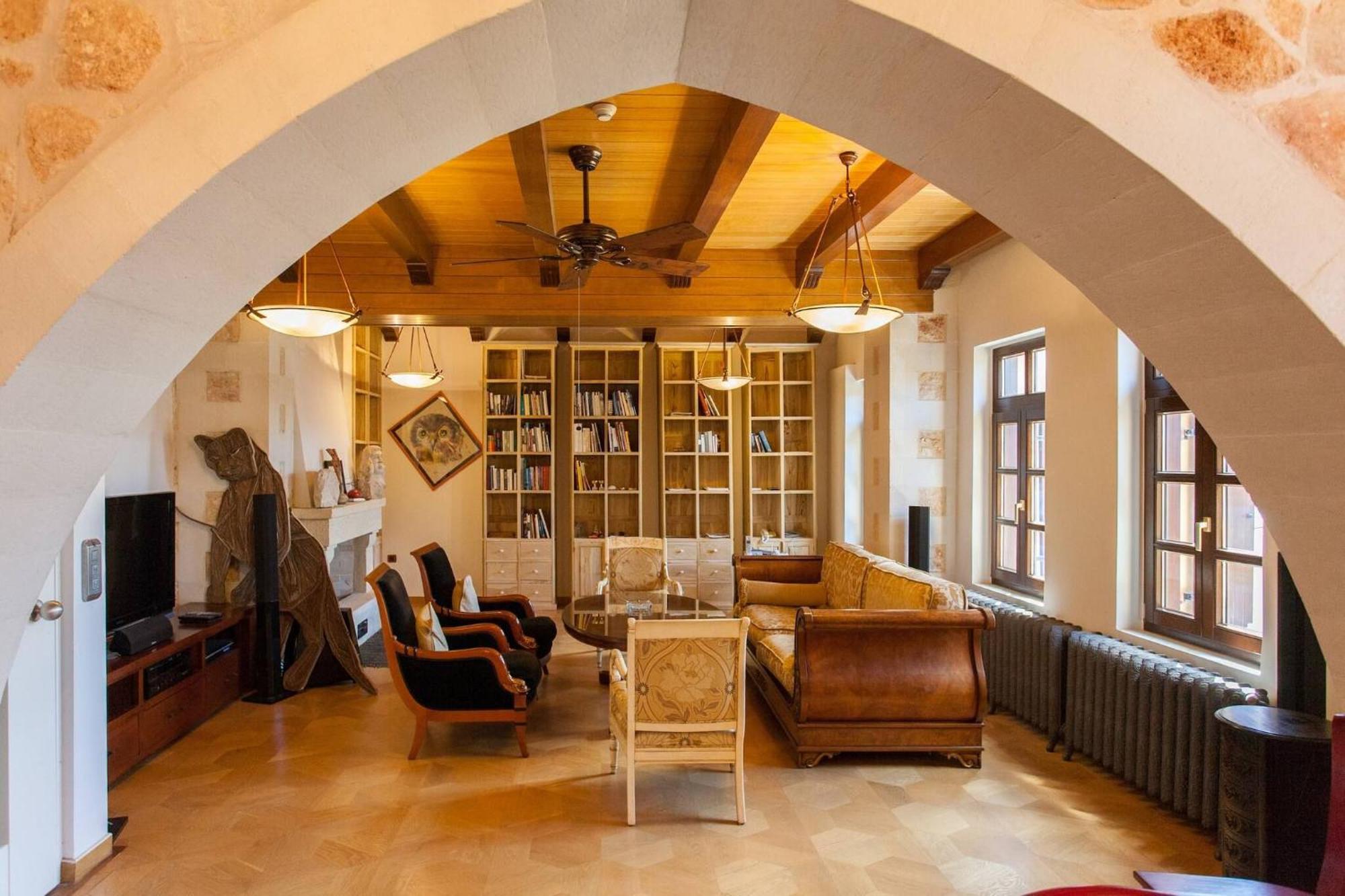 Luxurious Venetian 3 Floor House In The Old Port *