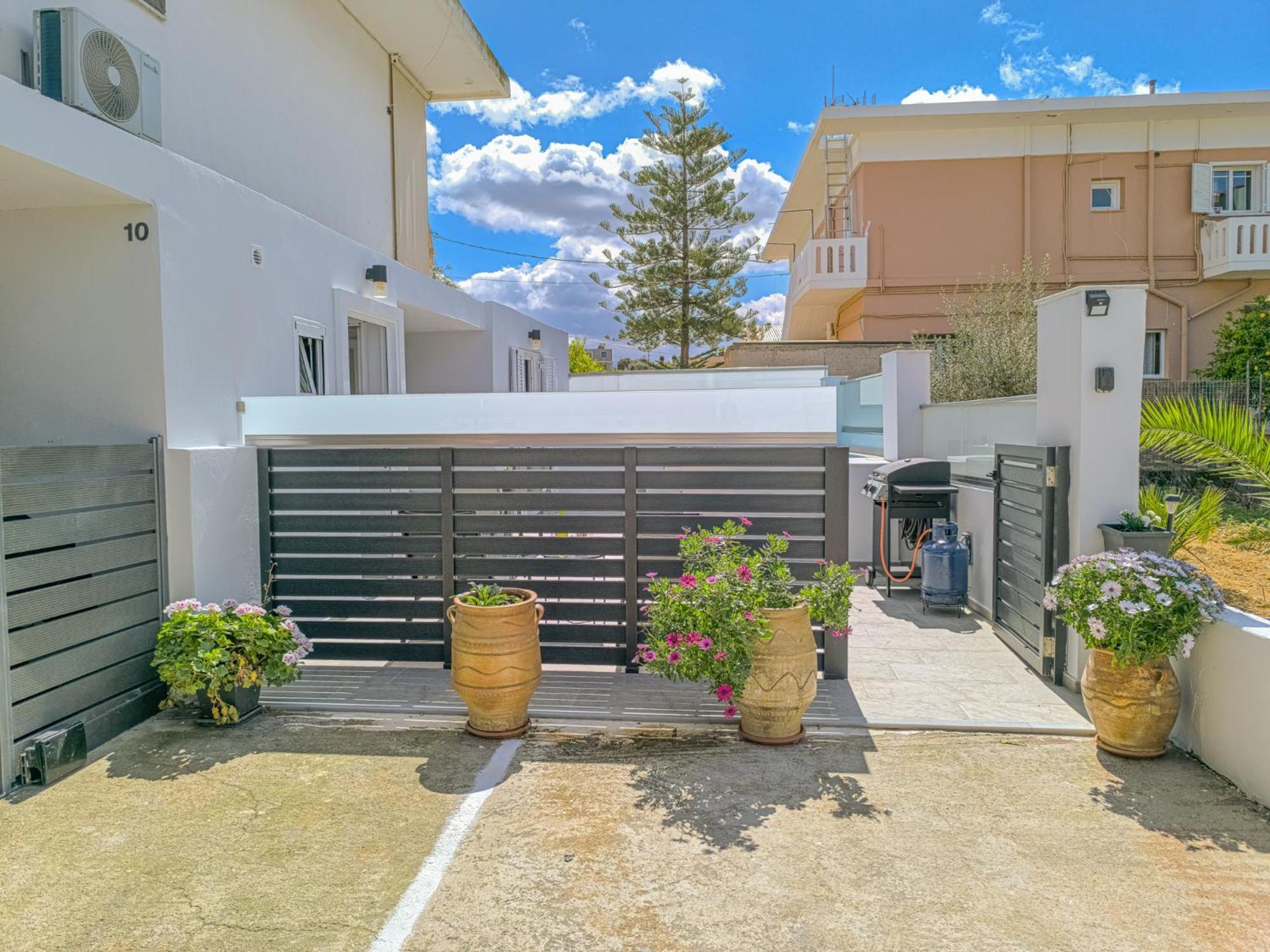 Apartment Comfy With Small Private Pool, Fiber Internet And Private Parking *