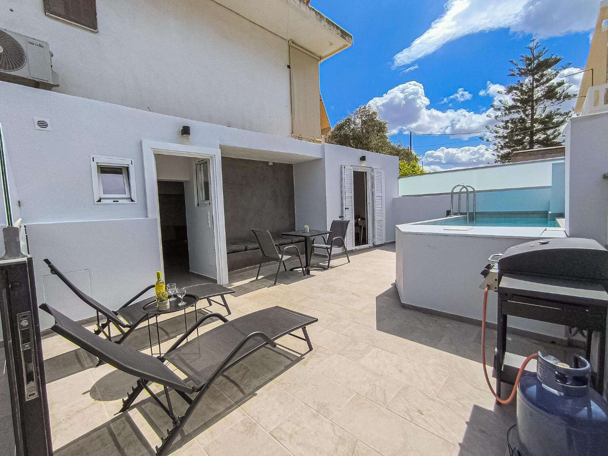 Apartment Comfy With Small Private Pool, Fiber Internet And Private Parking