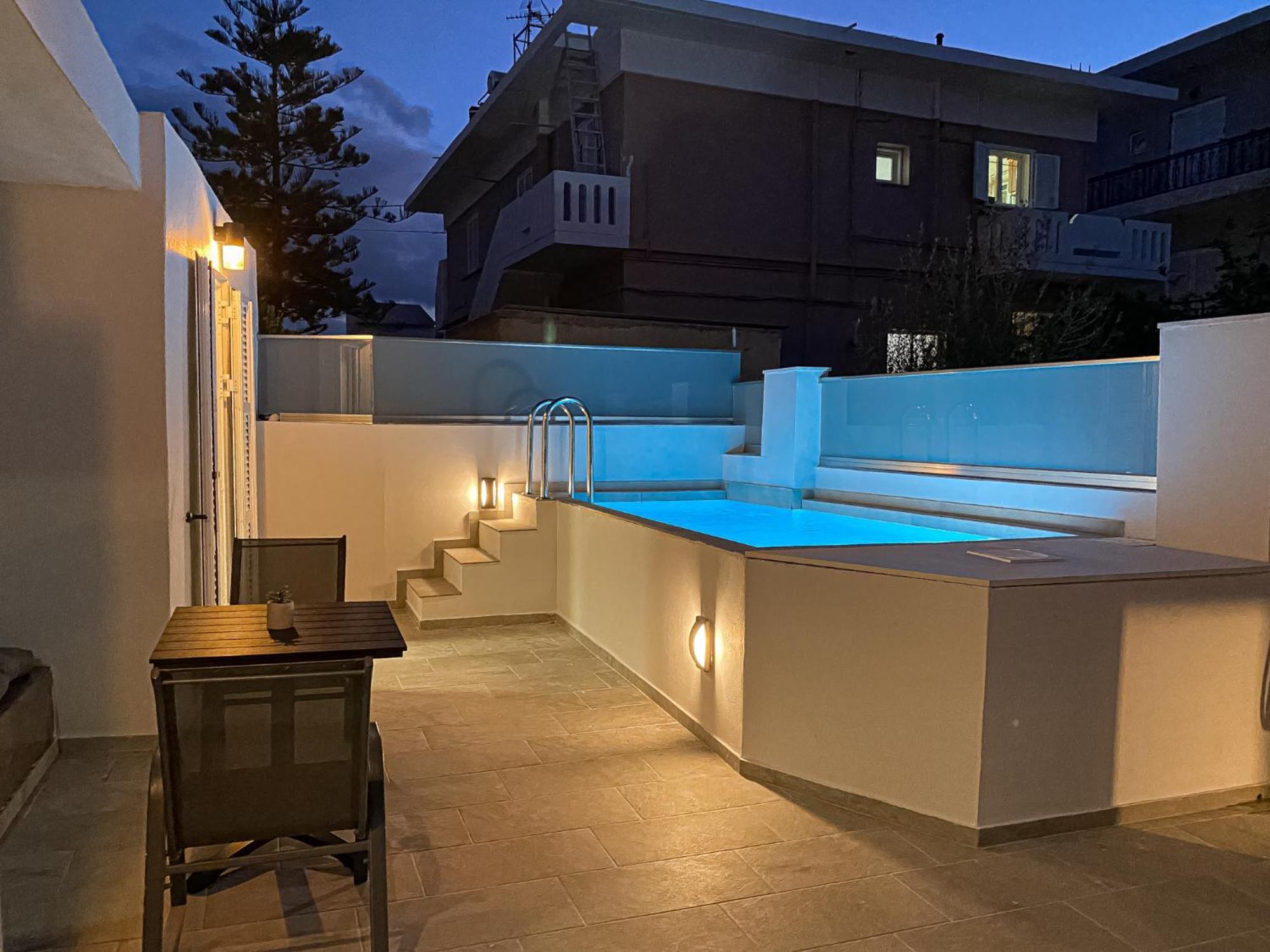 Comfy With Small Private Pool, Fiber Internet And Private Parking Apartment Chania (Crete)