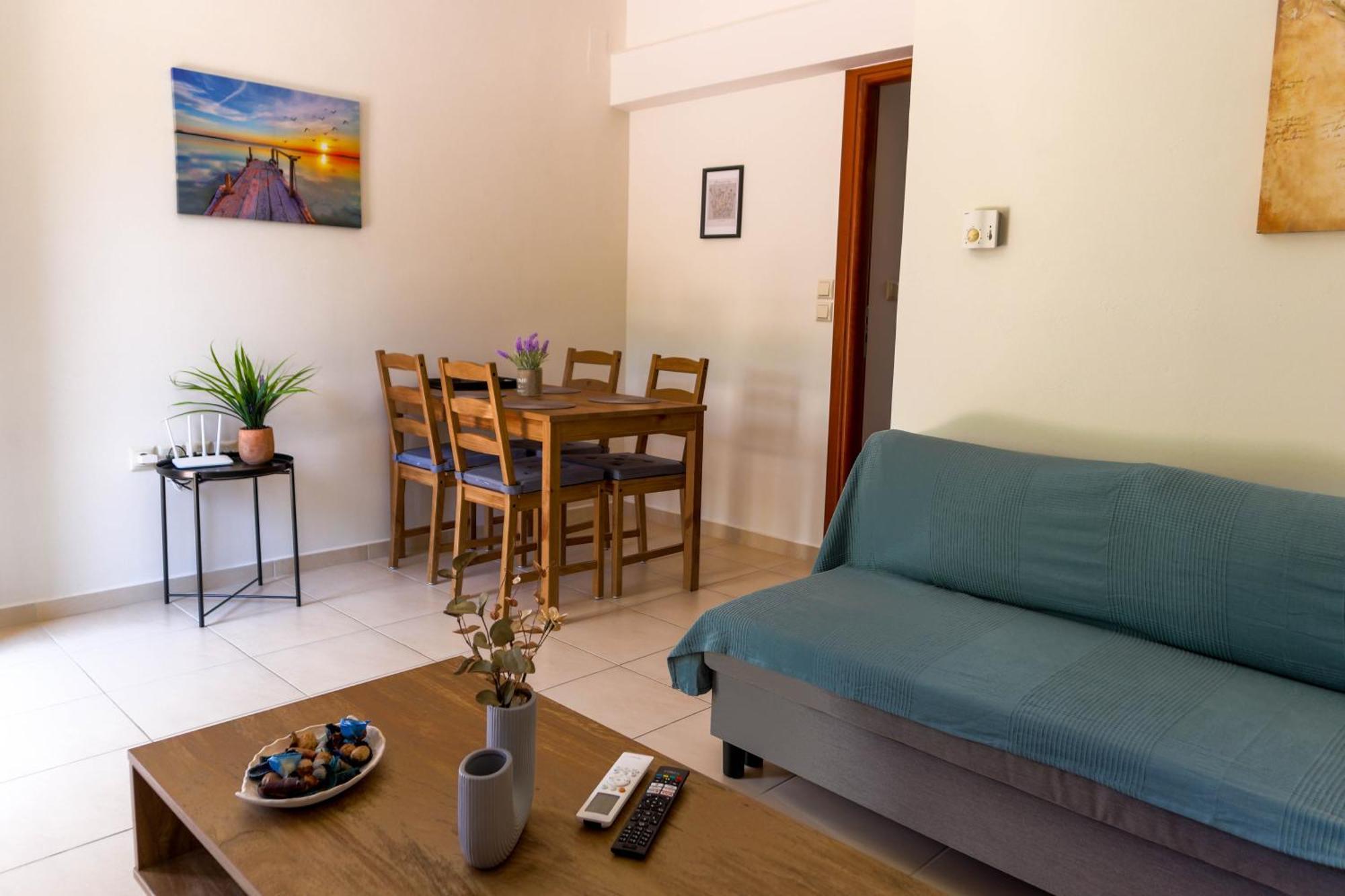 Apartment Laurels