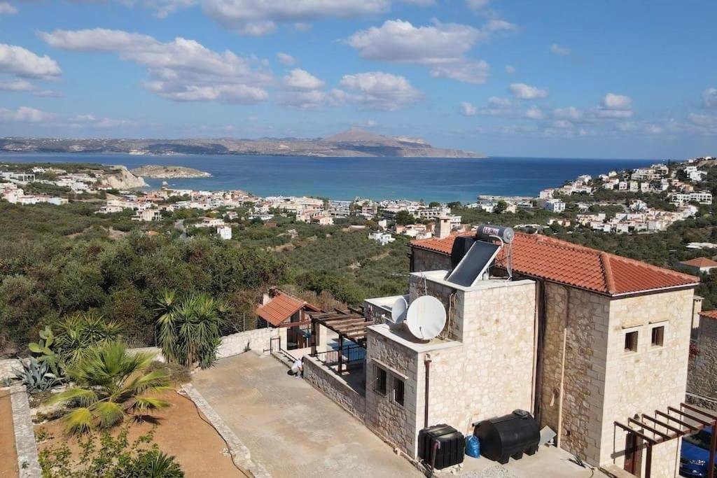 Anais Charming Stone House Villa *
