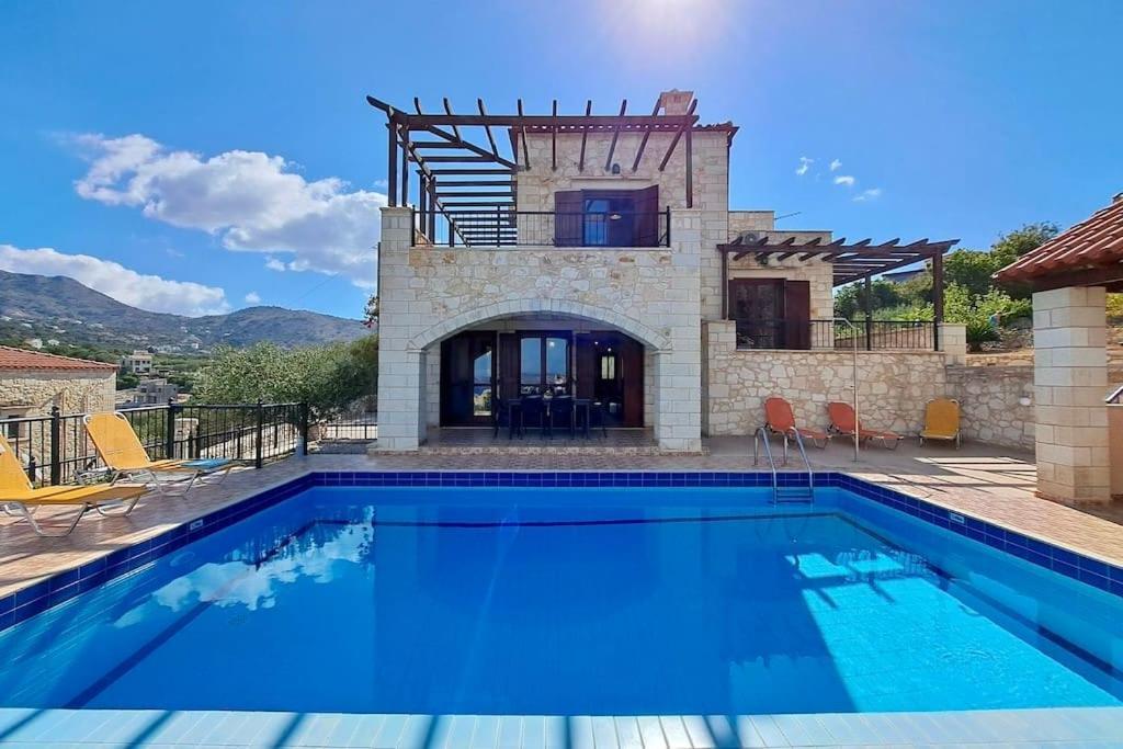Anais Charming Stone House *