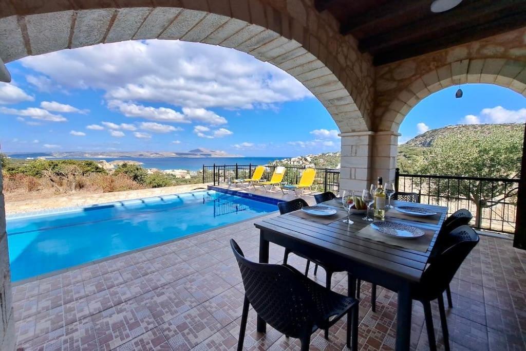 Anais Charming Stone House *