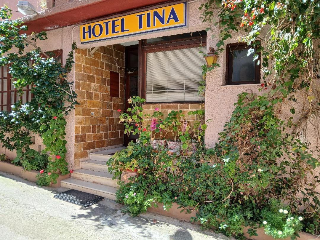 Hotel Tina *