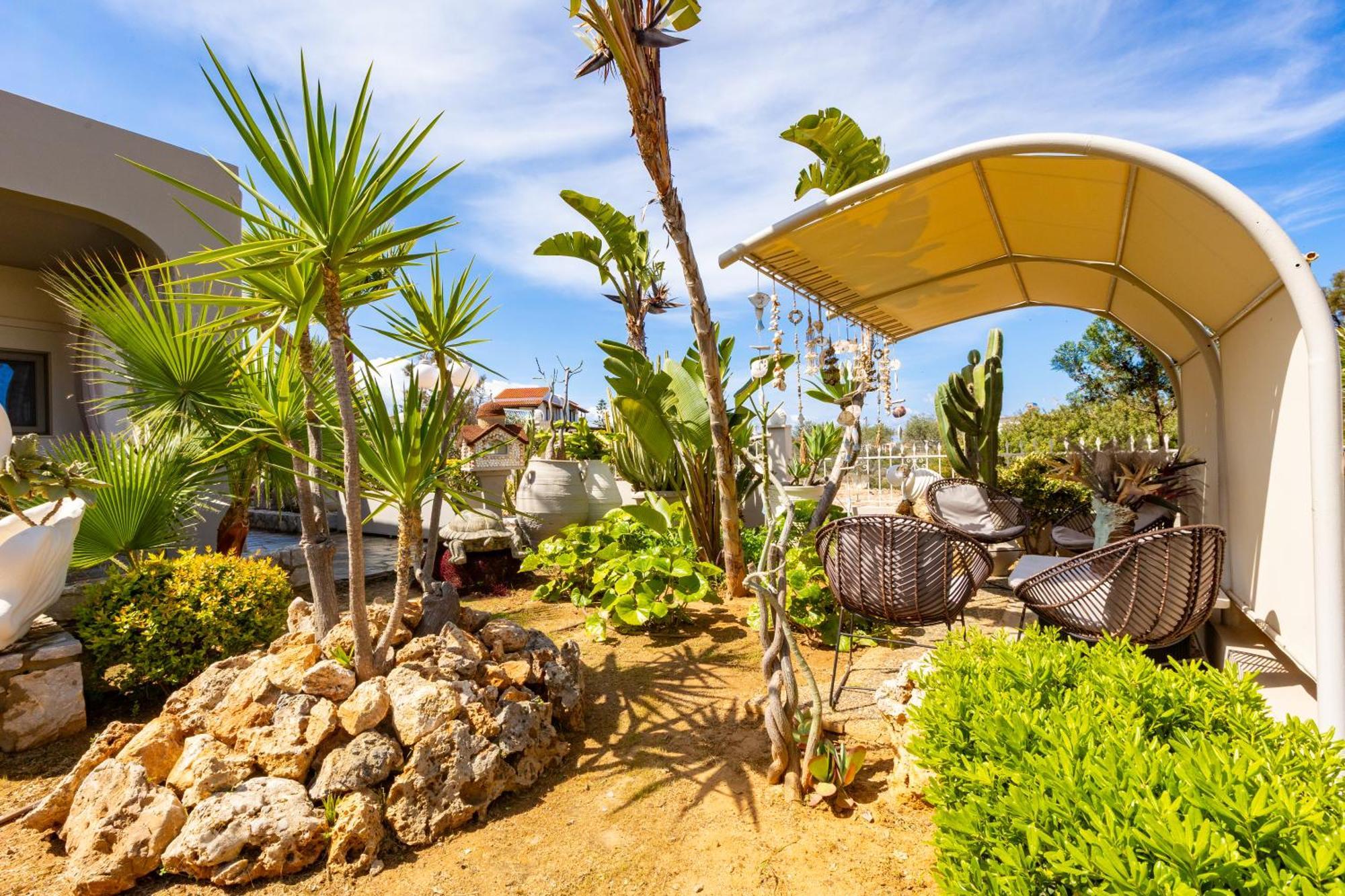 Renas Secret Garden House Holiday home