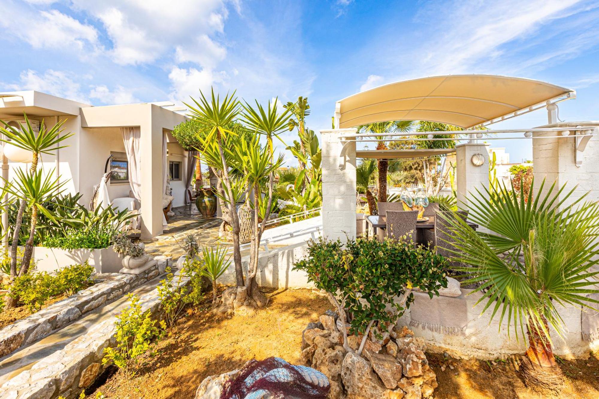 Renas Secret Garden House
