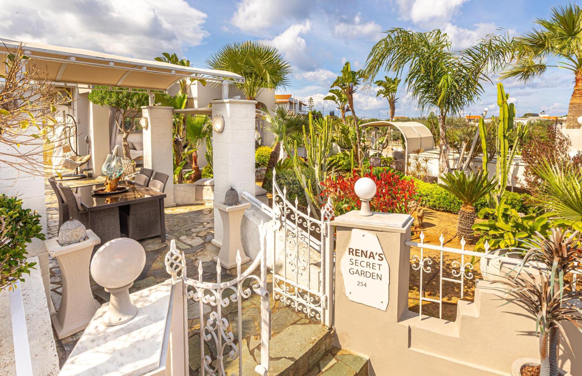 Renas Secret Garden House Holiday home *