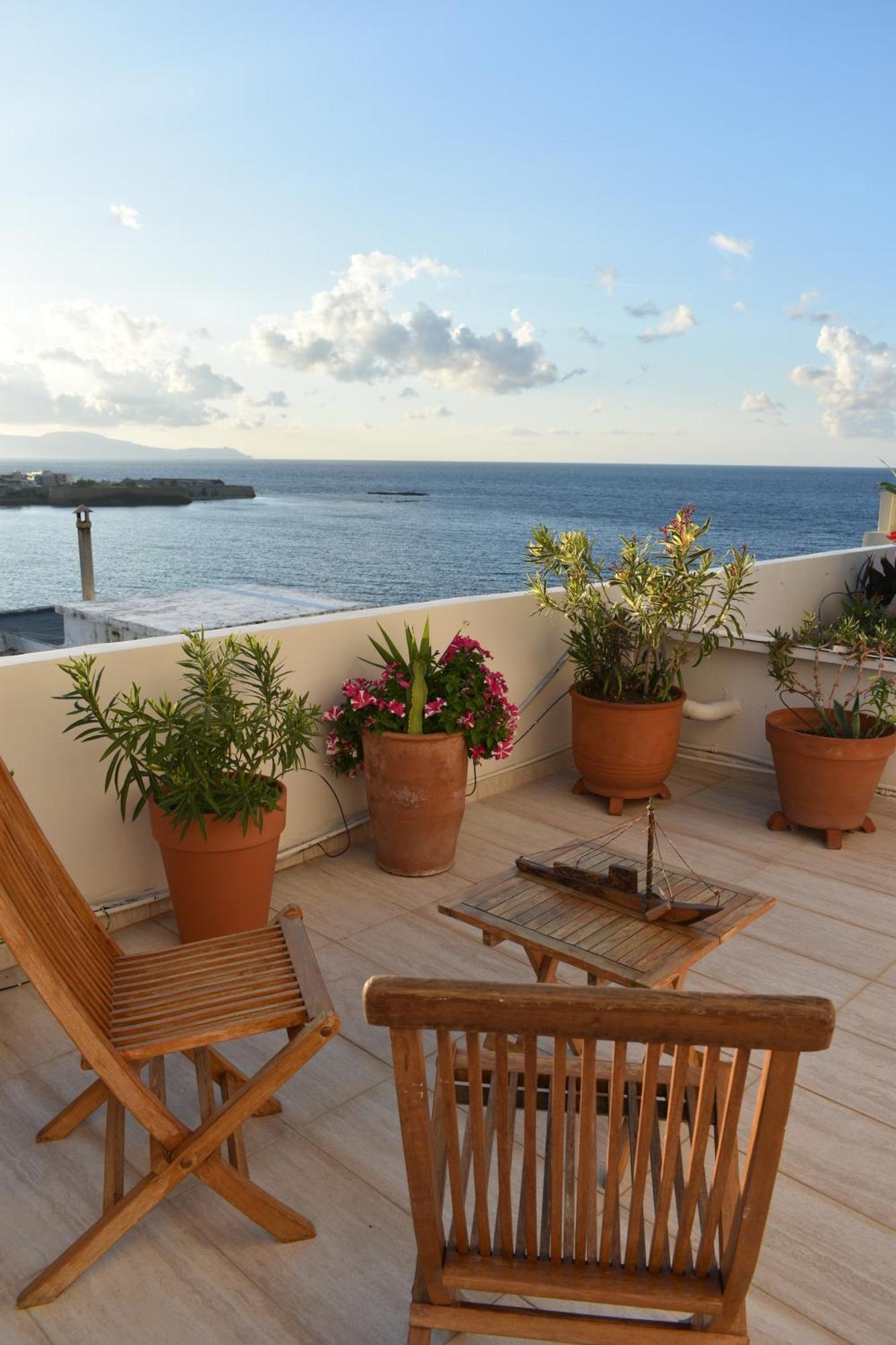 Diotima - Astonishing Seaview *