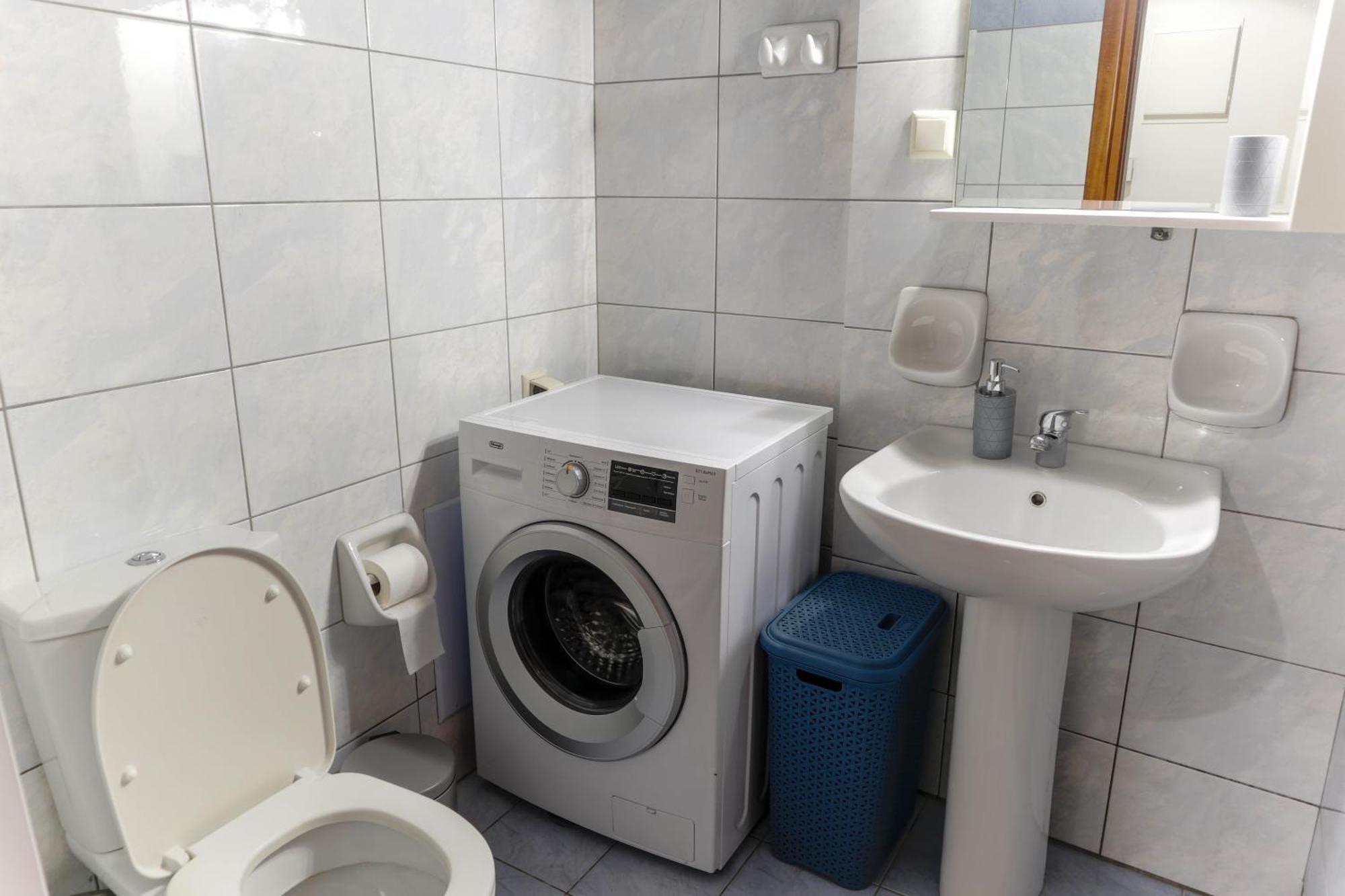 Apartment Dictamus