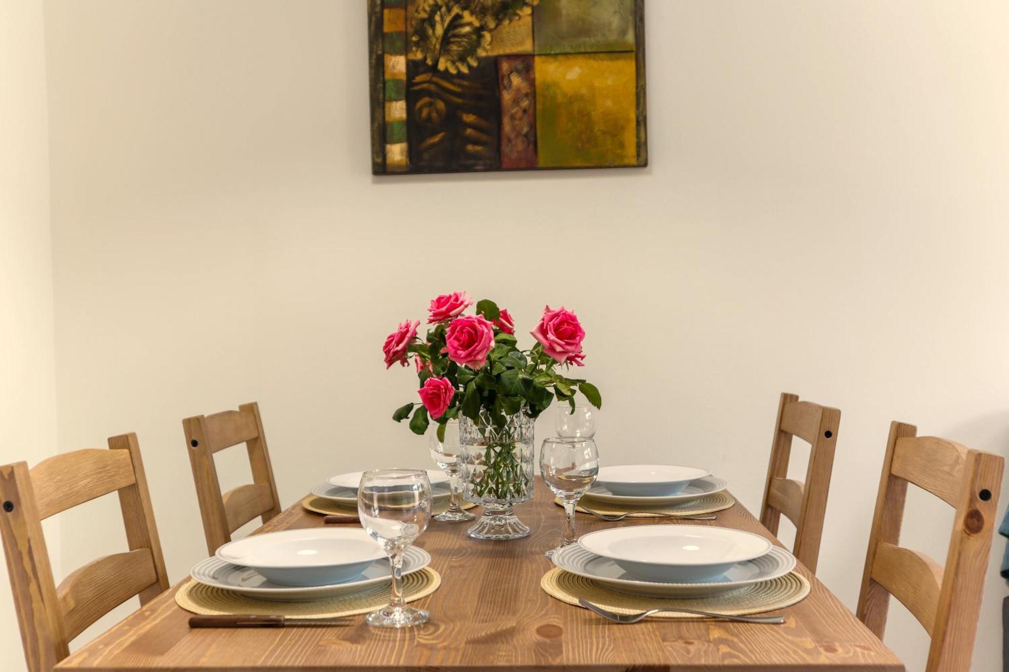 Apartment Dictamus