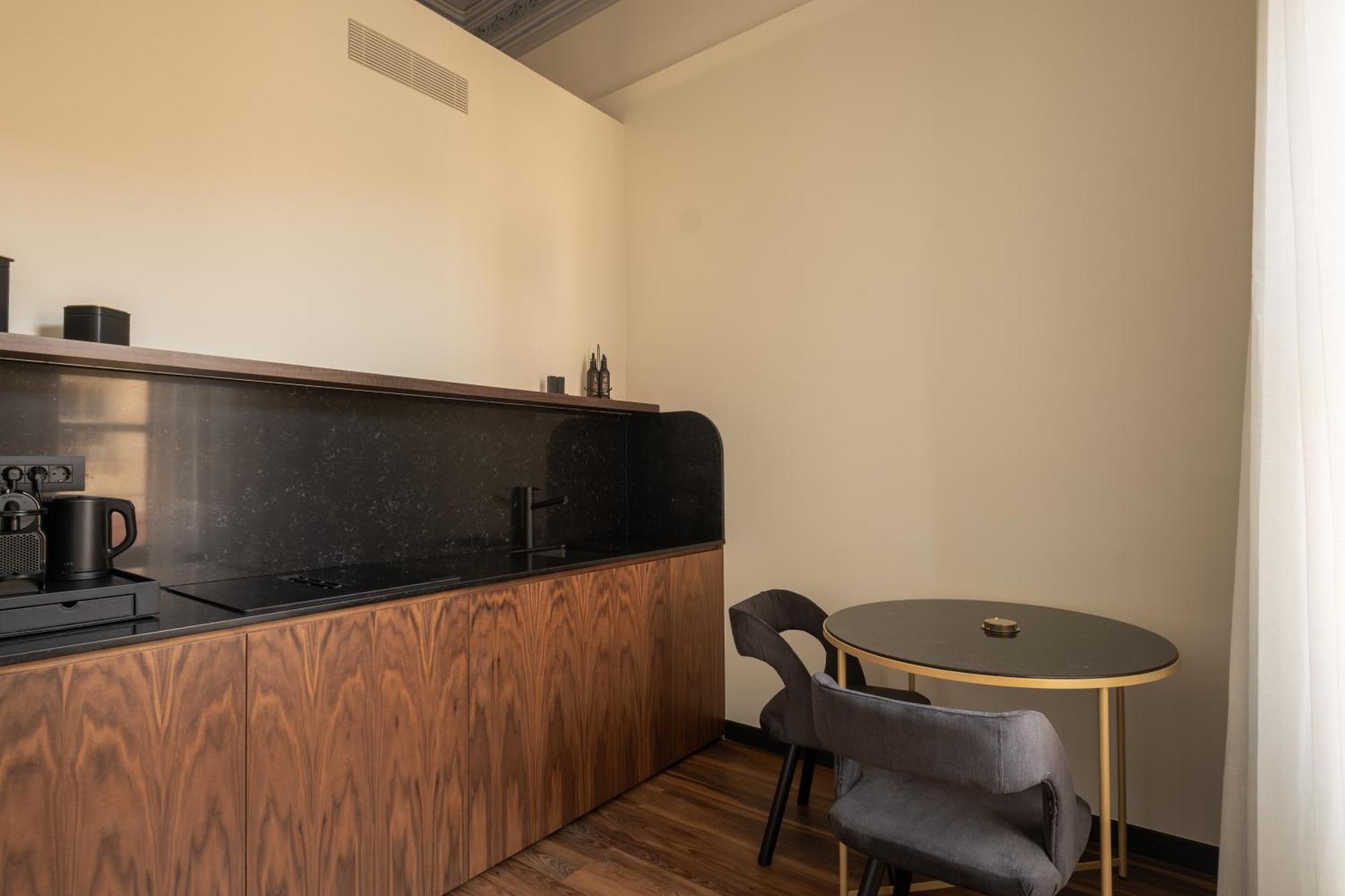 Bouquet Luxury Apartment