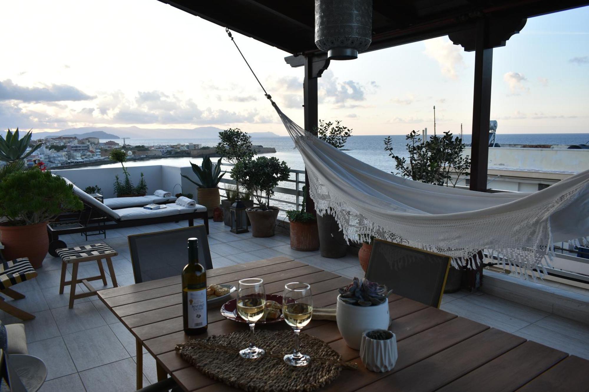Diotima - Astonishing Seaview Apartment Chania (Crete)