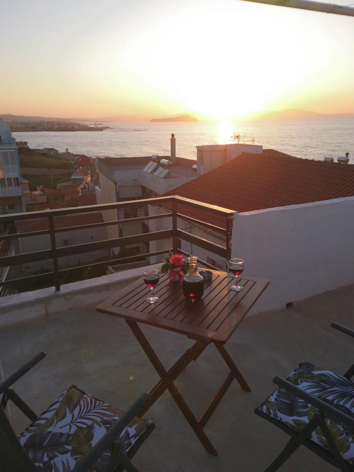 Sunny Family In Chania Close To The Sea Apartment *