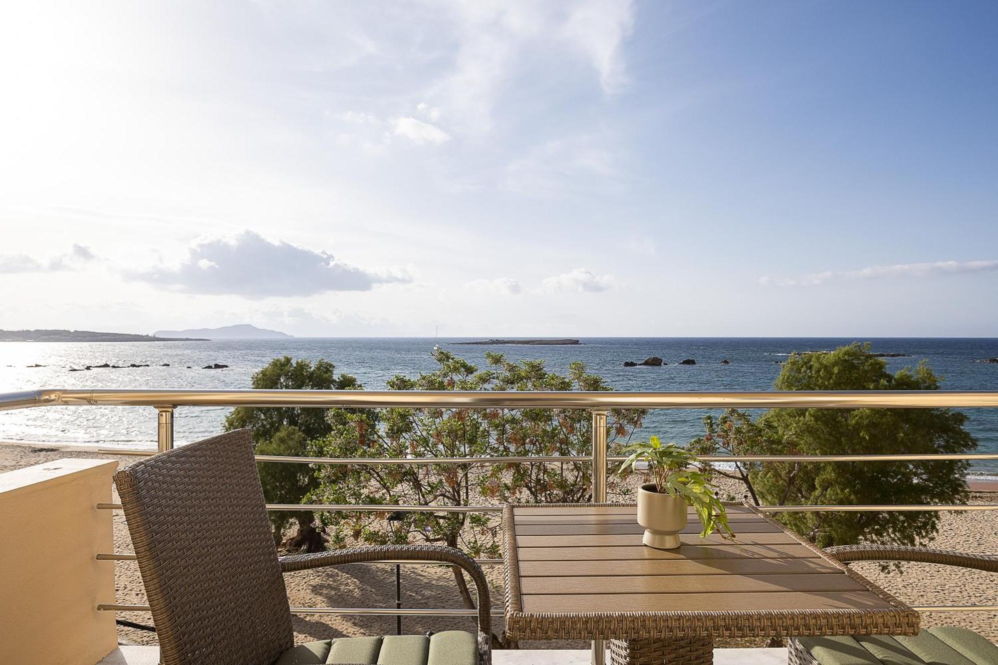 Neachora Beachfront