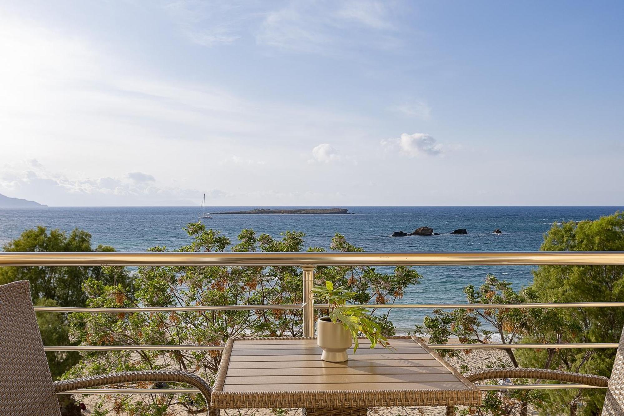 Neachora Beachfront