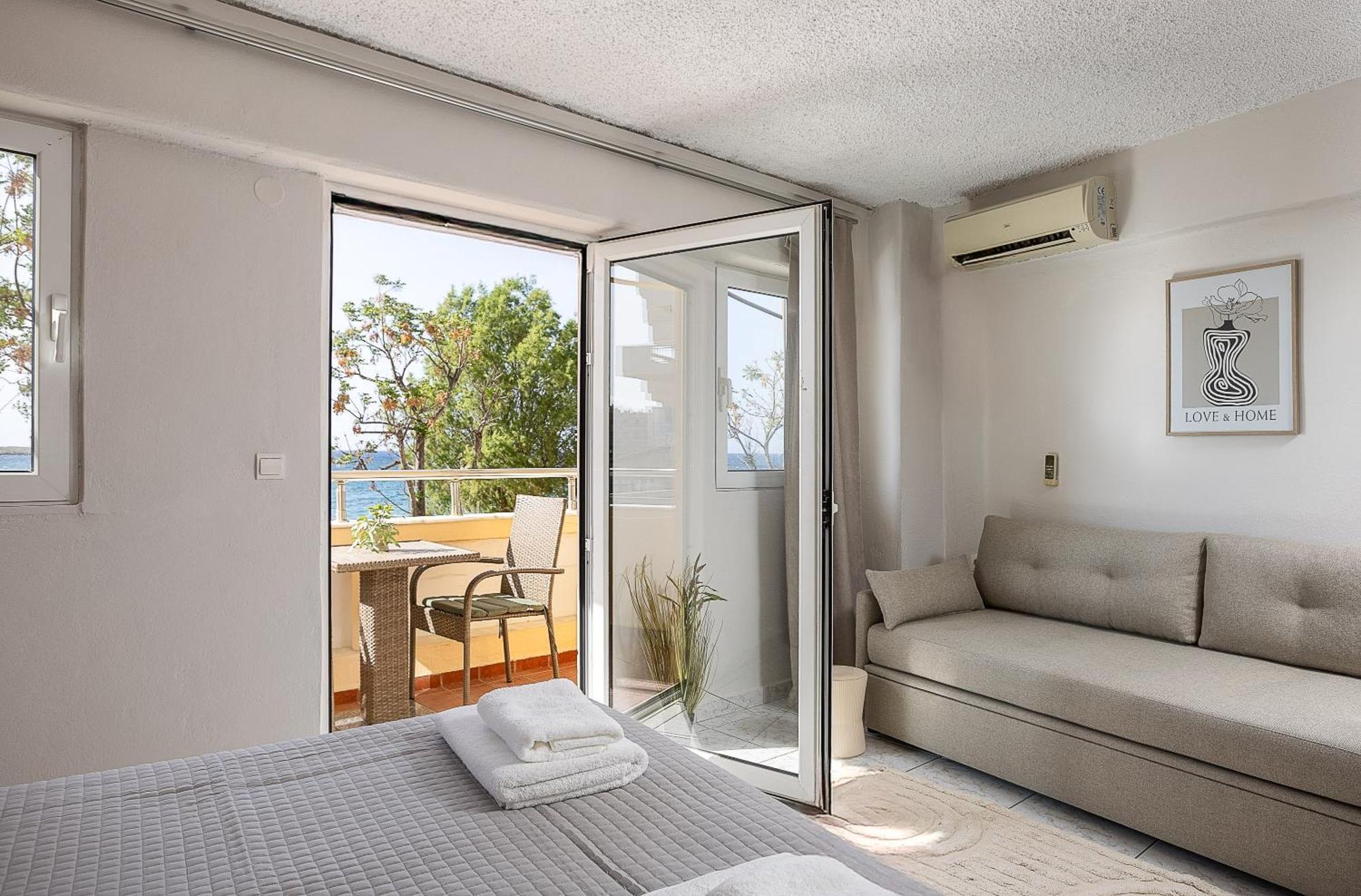 Aparthotel Neachora Beachfront Chania (Crete)