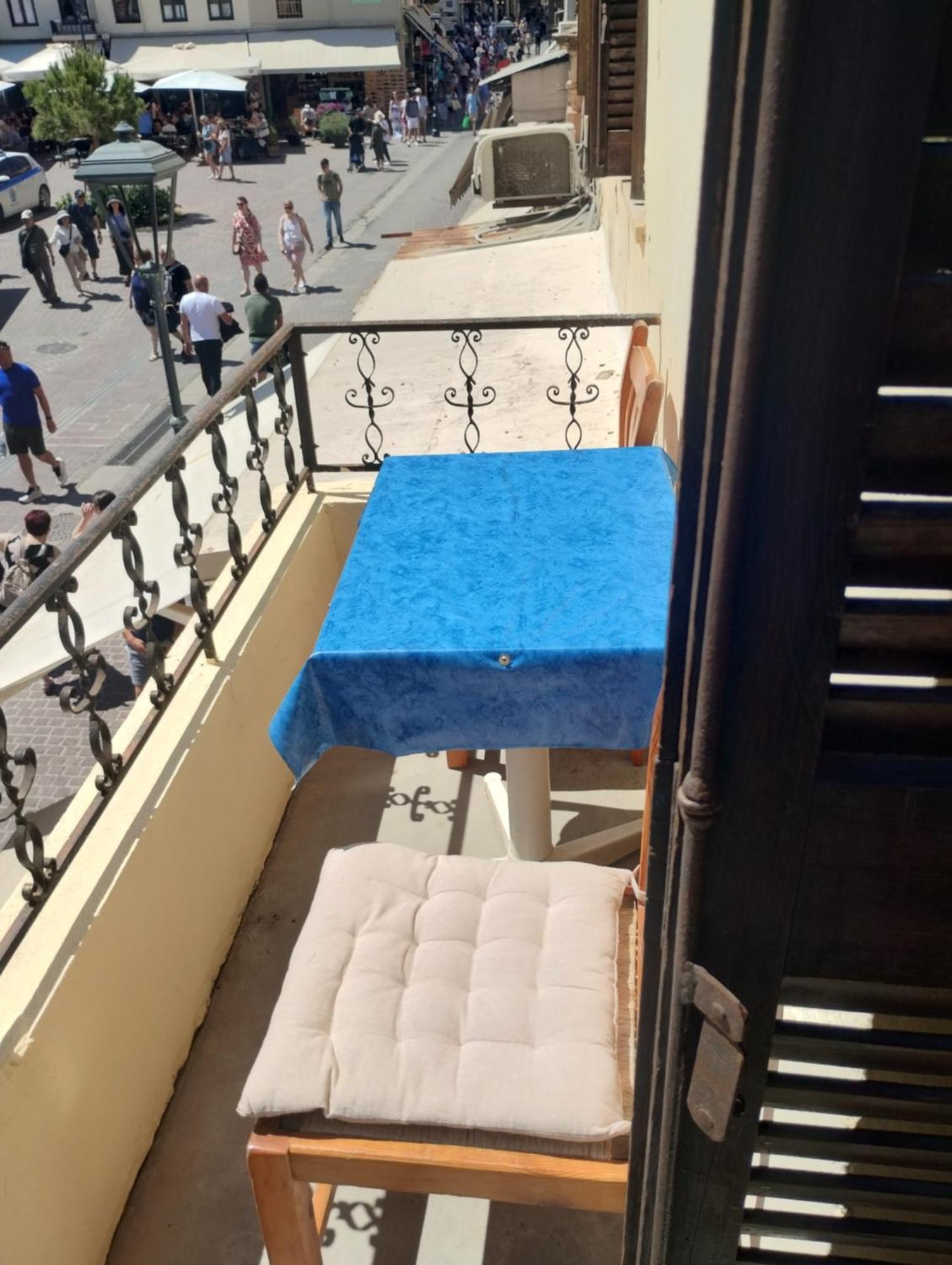 Stelios To Rent Inn *