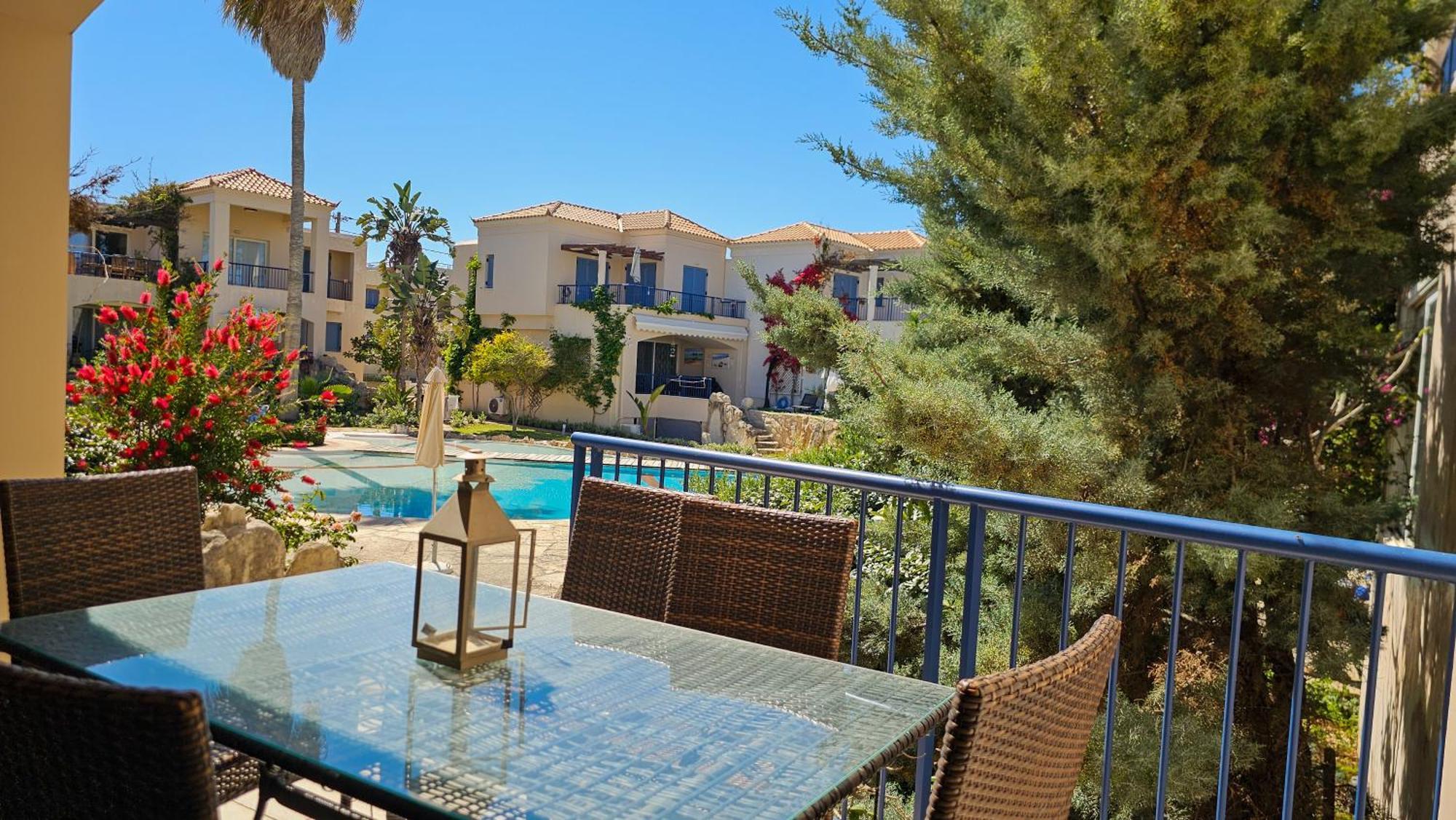 Cassiopeia 3-bedroom House On The With Pool
